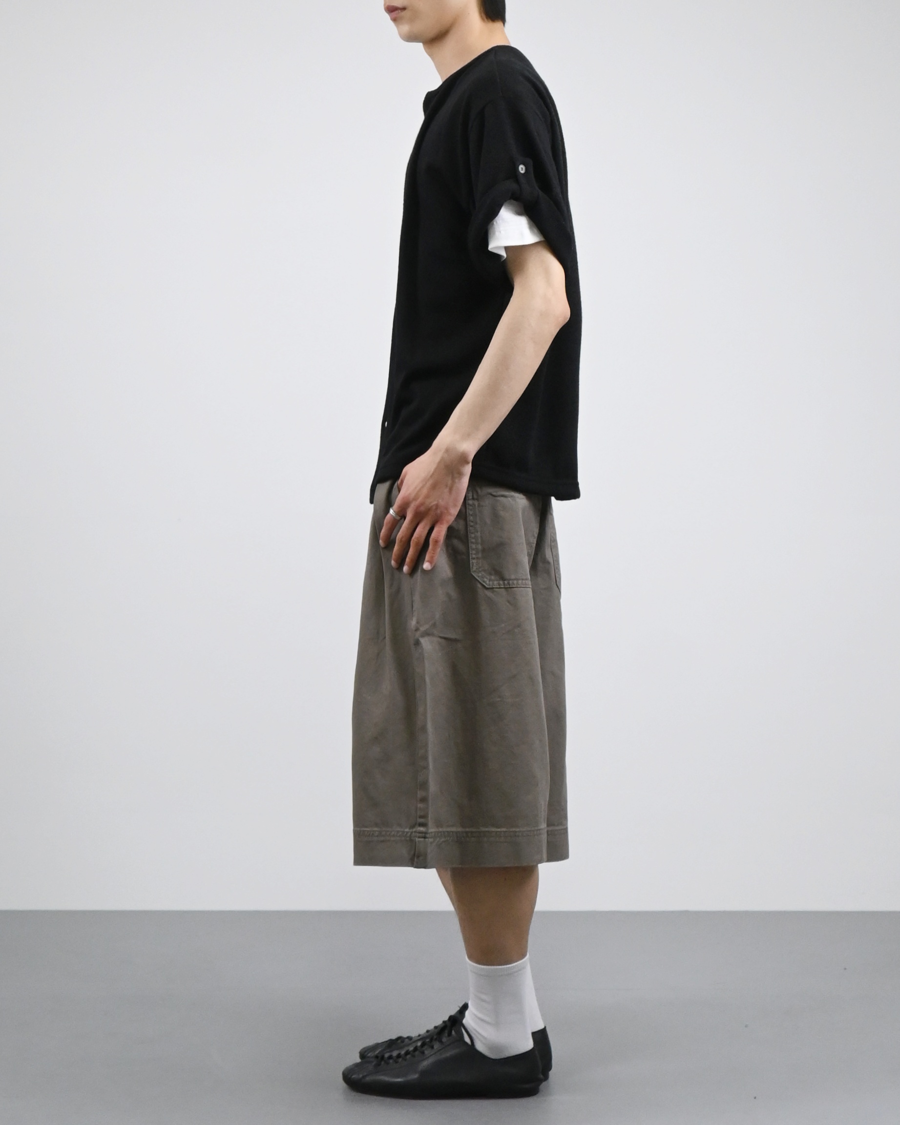 pigment two tuck bermuda cotton pants