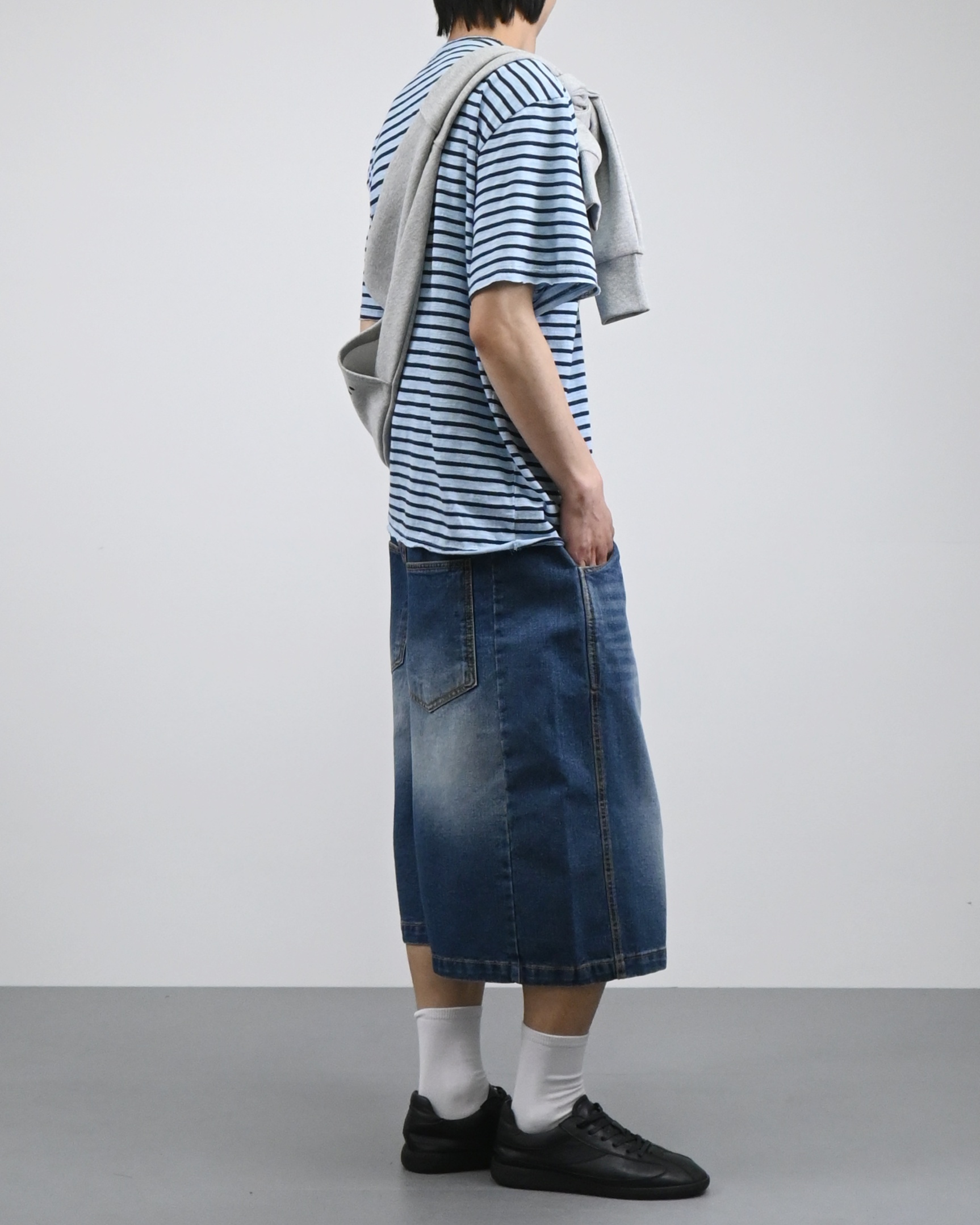 cutting stripe half t-shirt