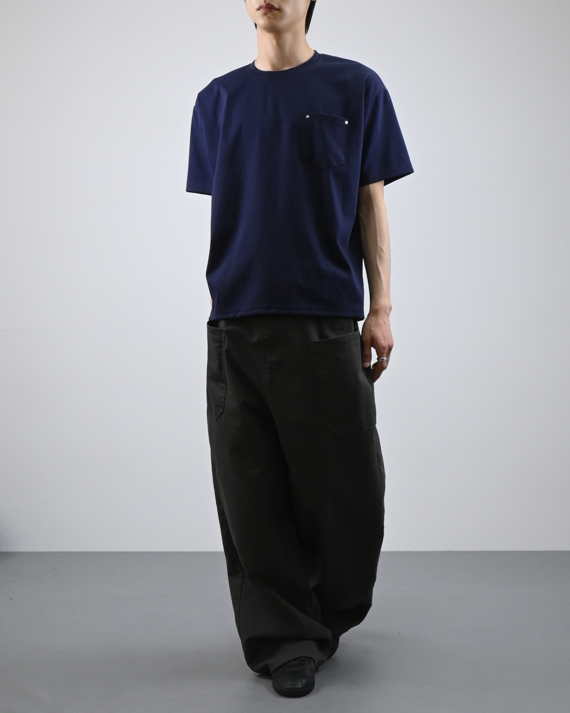 rivet crop half t-shirt