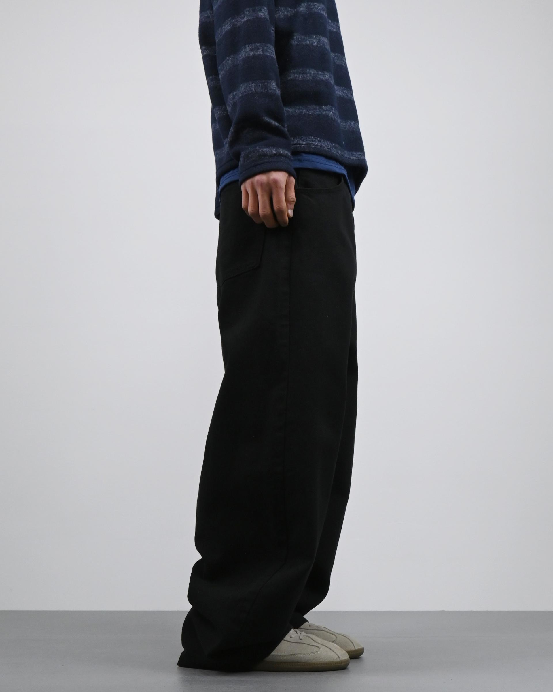 button curved cotton trousers
