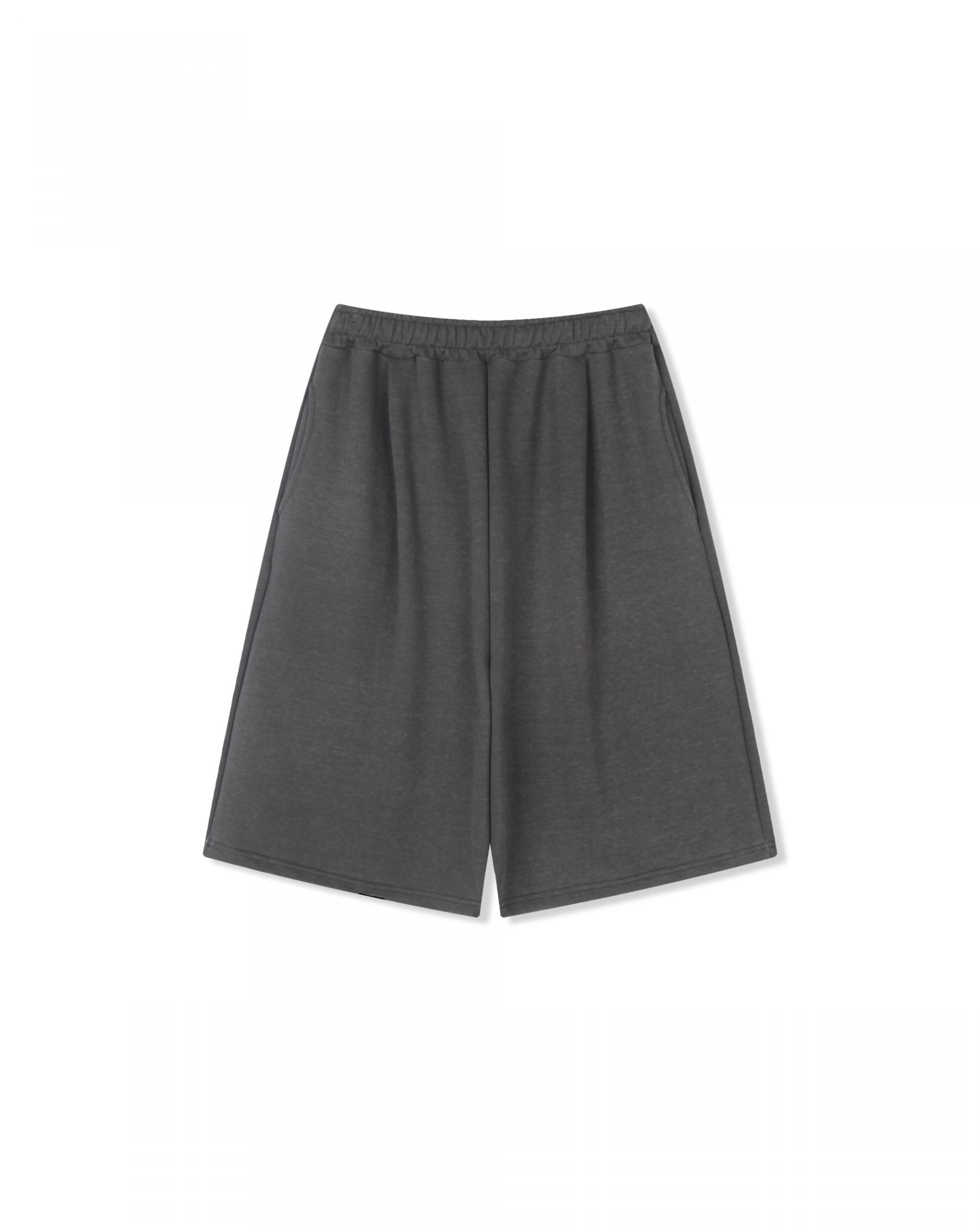 one tuck pigment bermuda sweatpants