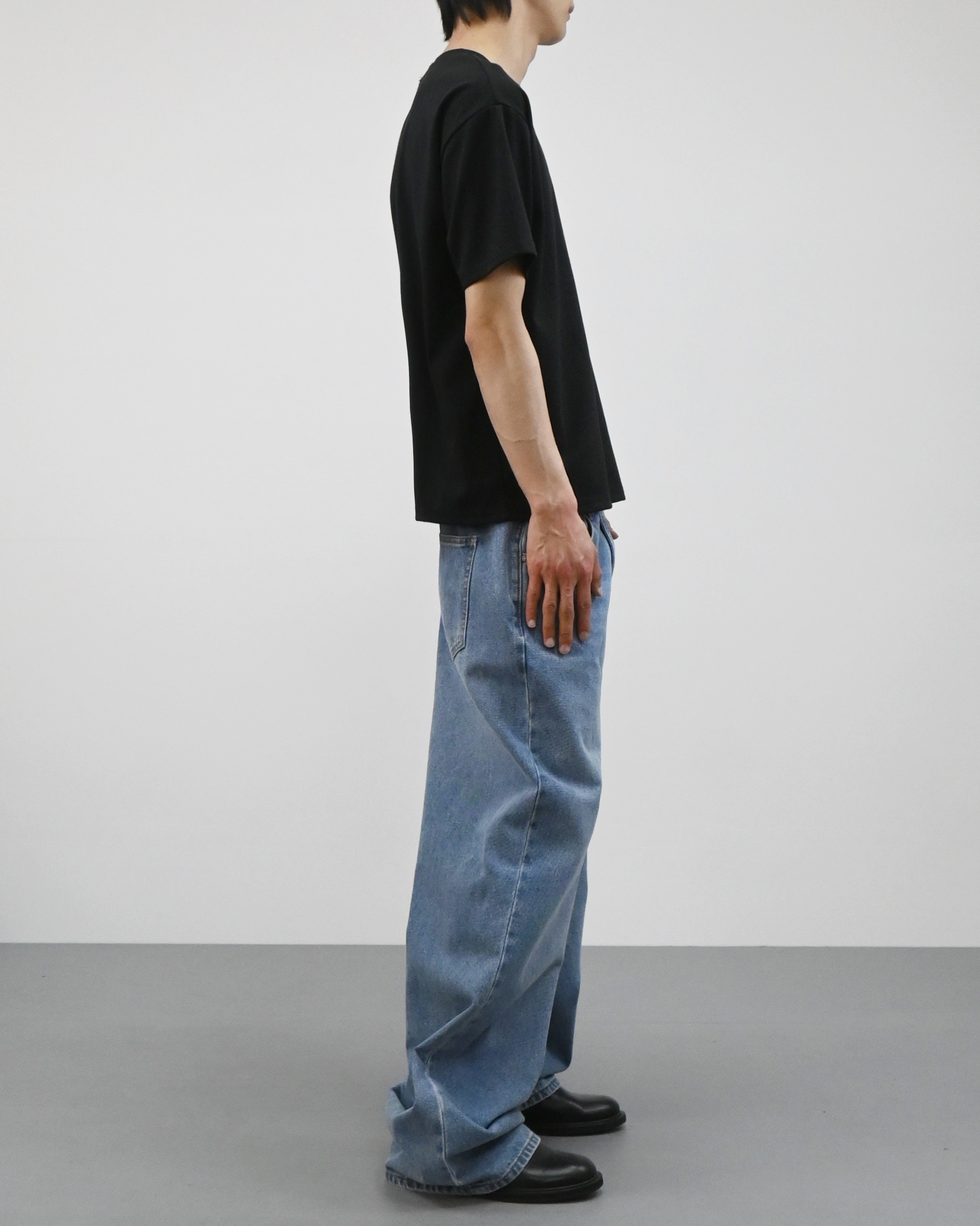 rivet crop half t-shirt
