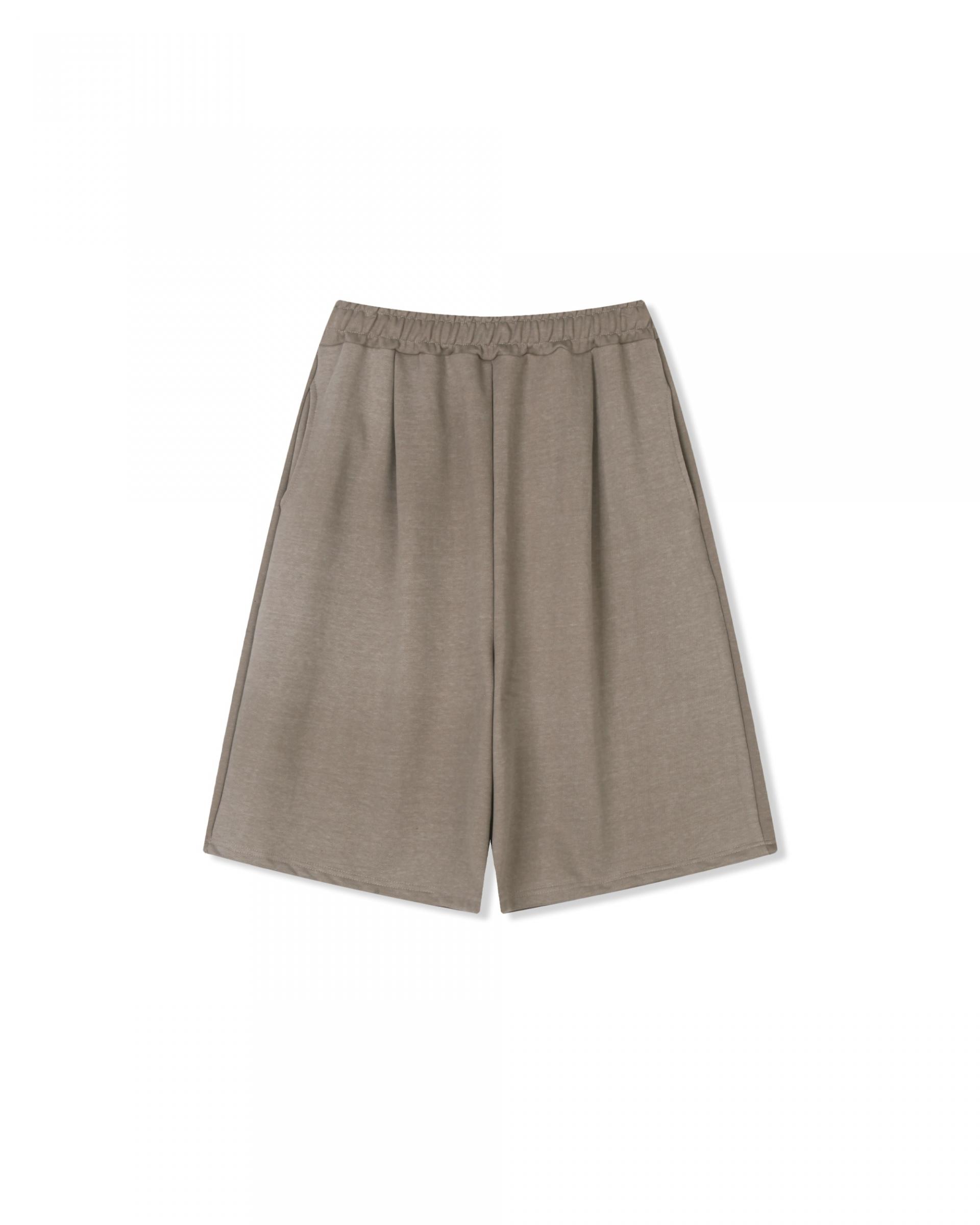 one tuck pigment bermuda sweatpants