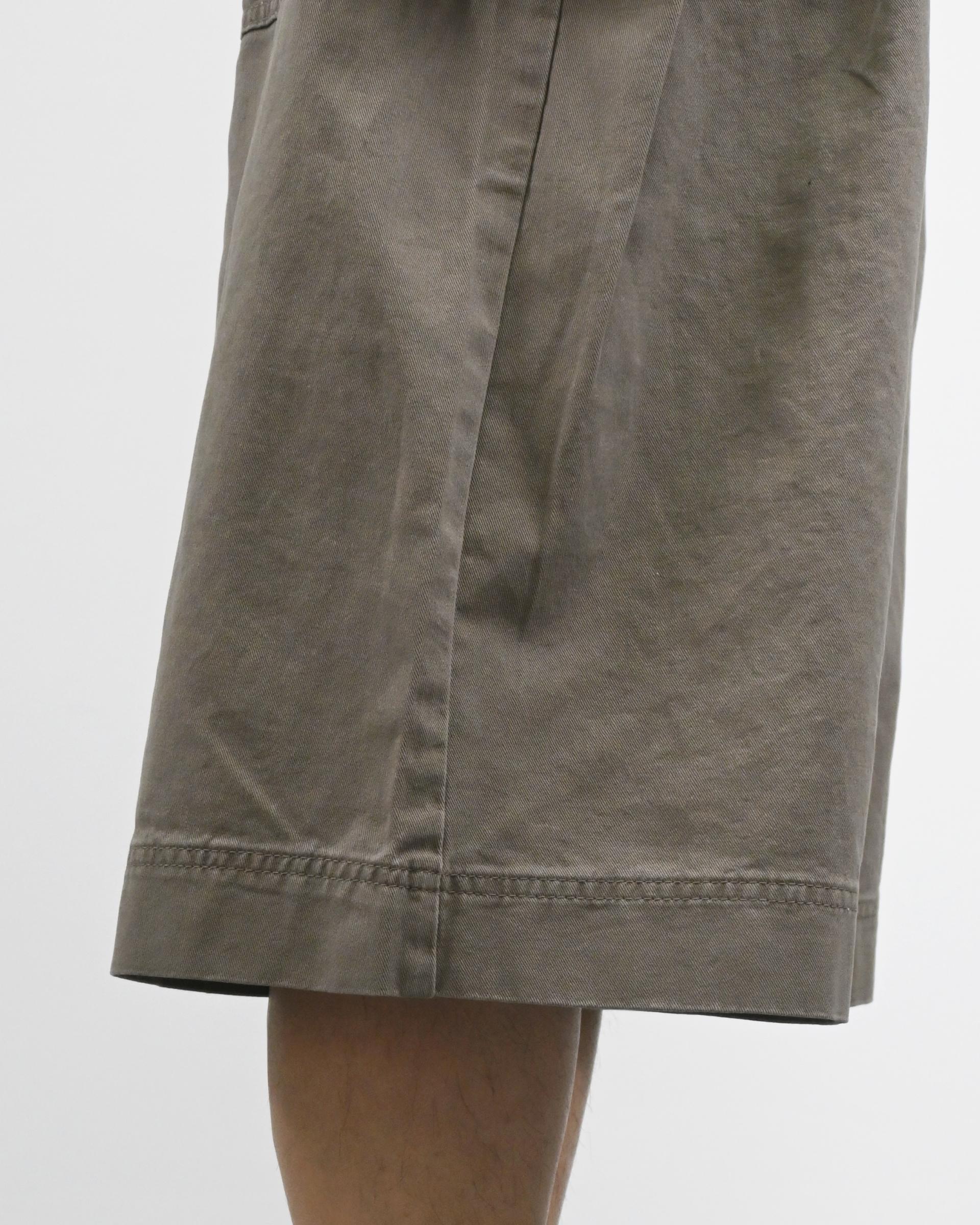 pigment two tuck bermuda cotton pants