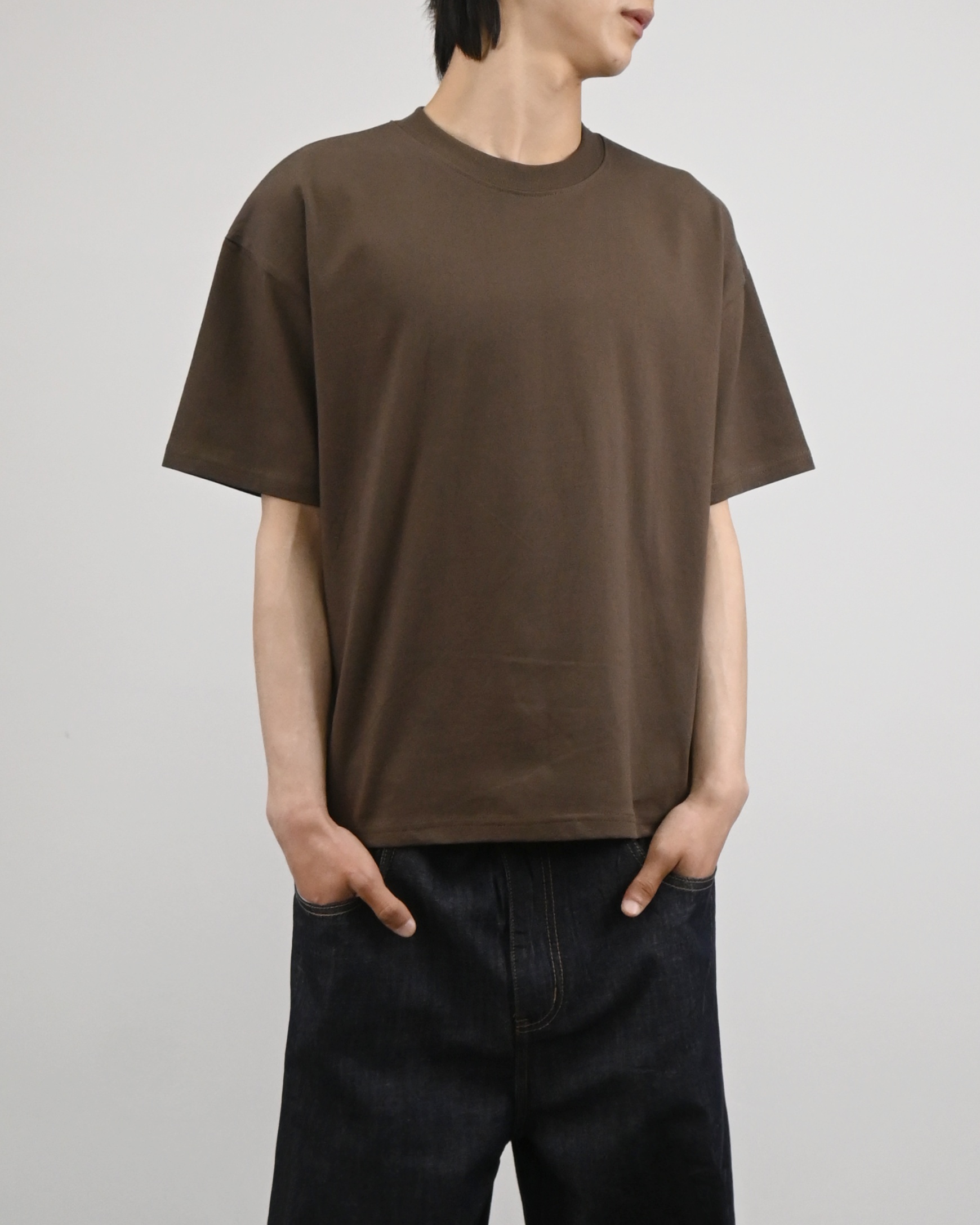 sturdy crop half-t-shirt