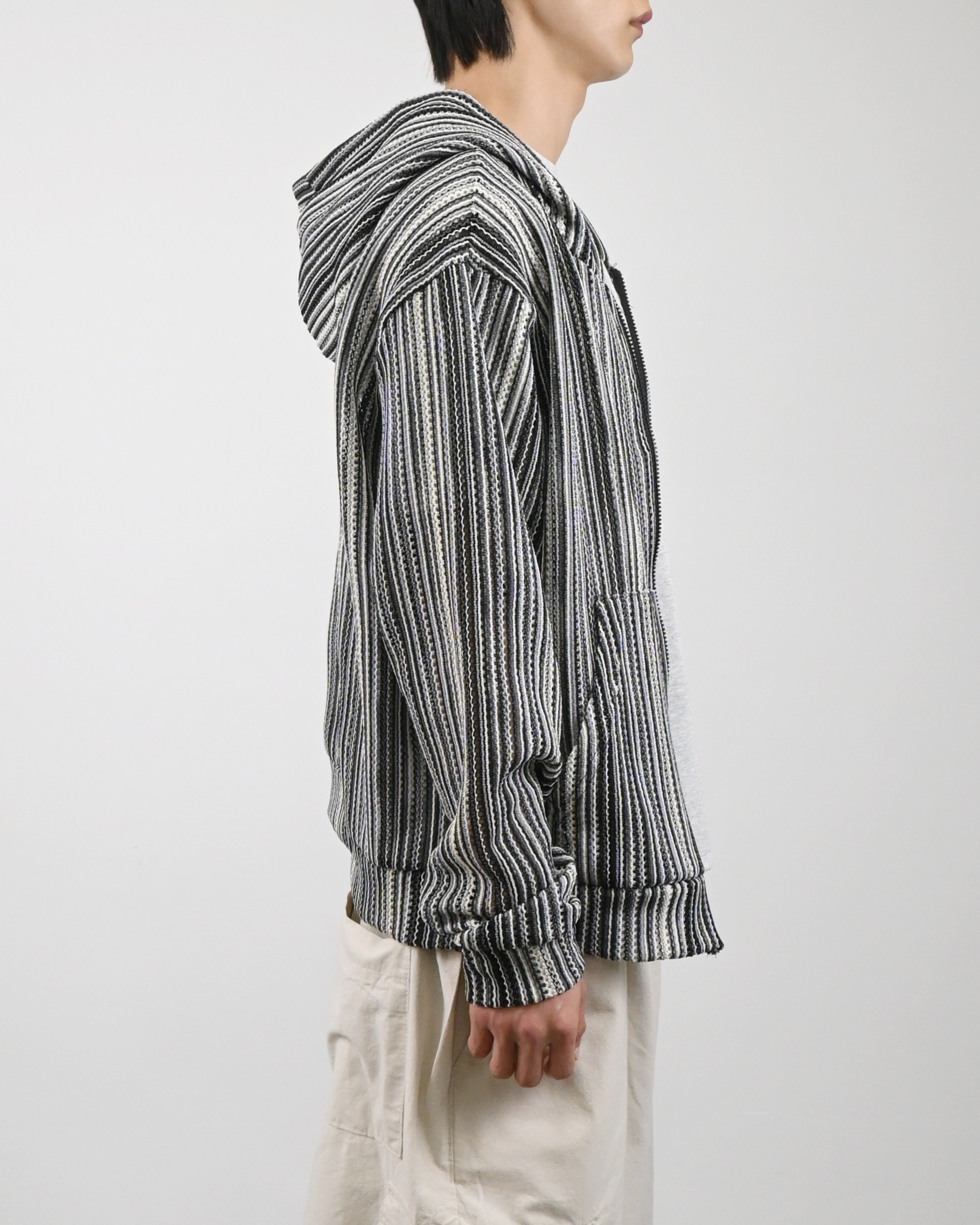 stripe punching hood zip-up