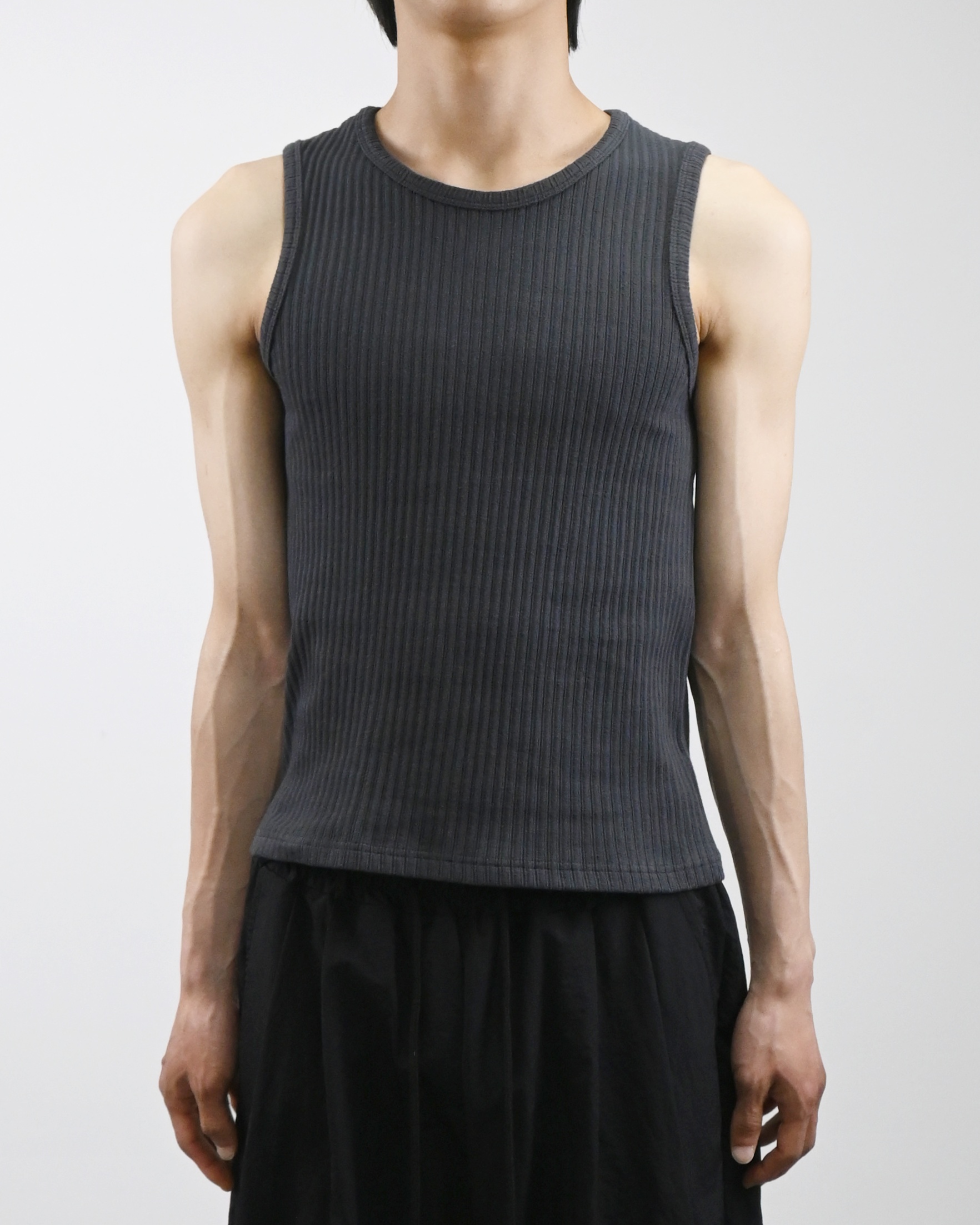 back incision ribbed vest