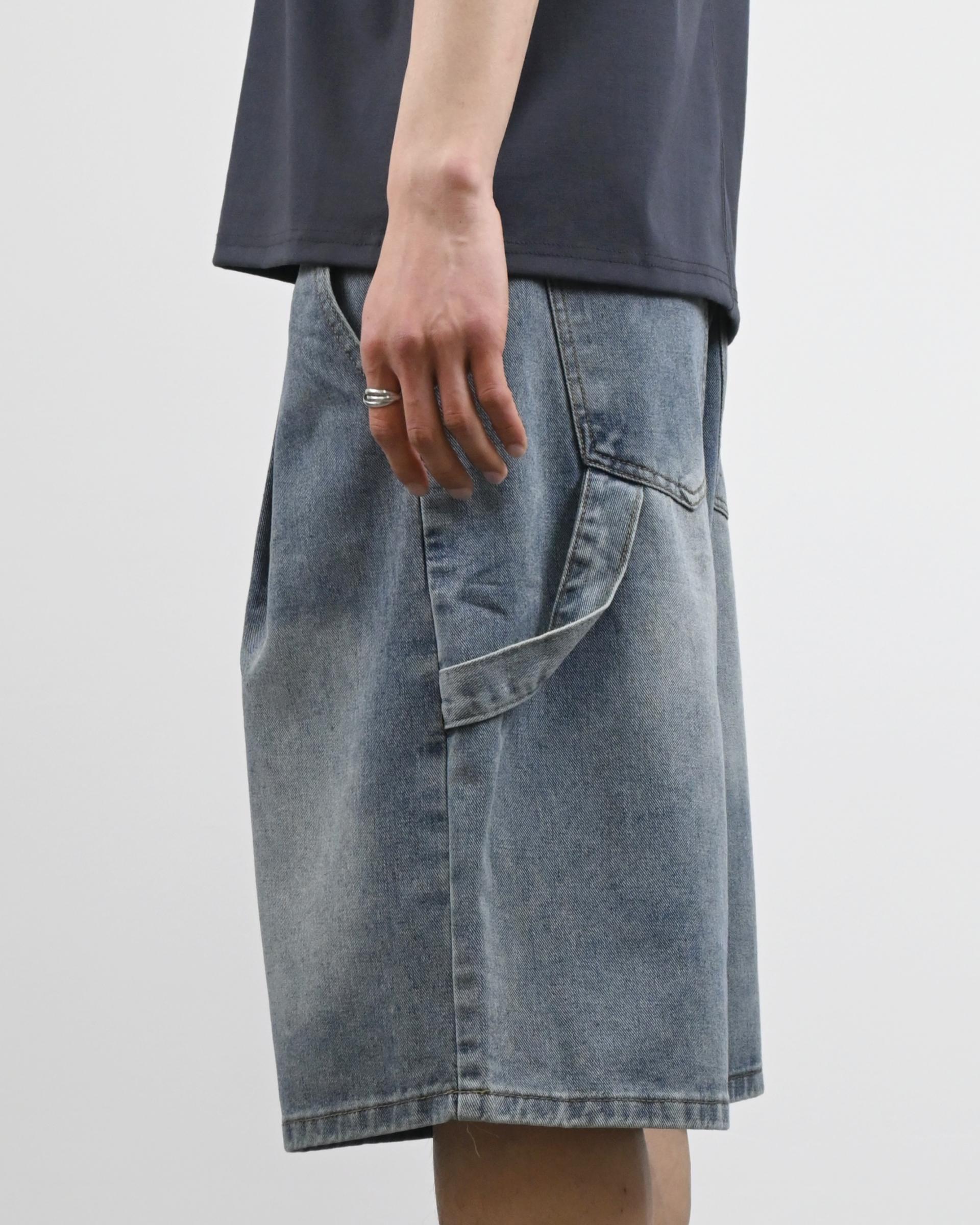 one tuck carpenter bermuda denim pants