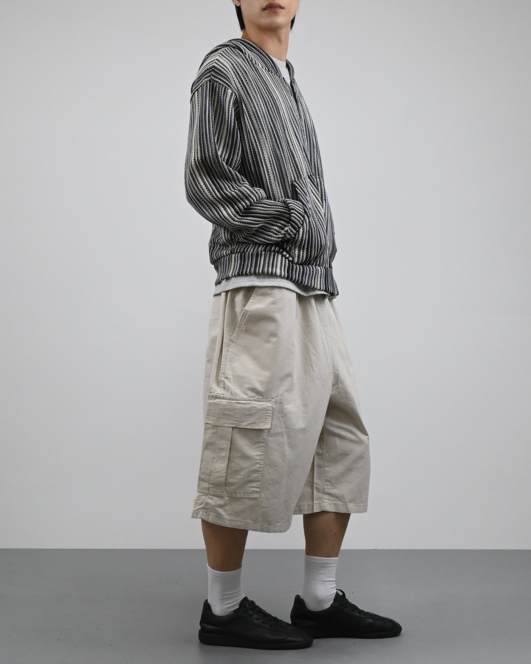 stripe punching hood zip-up