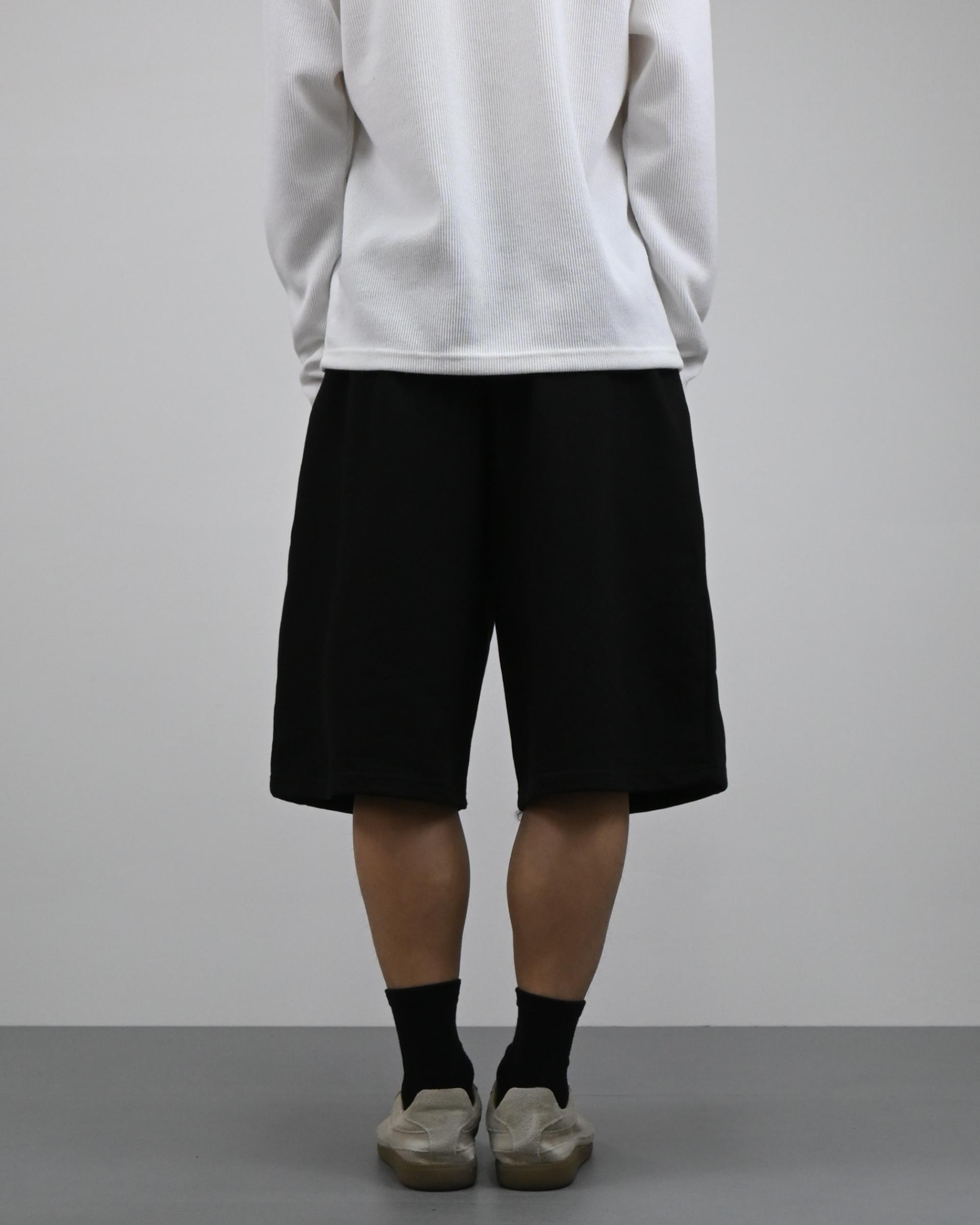 line bermuda sweatpants