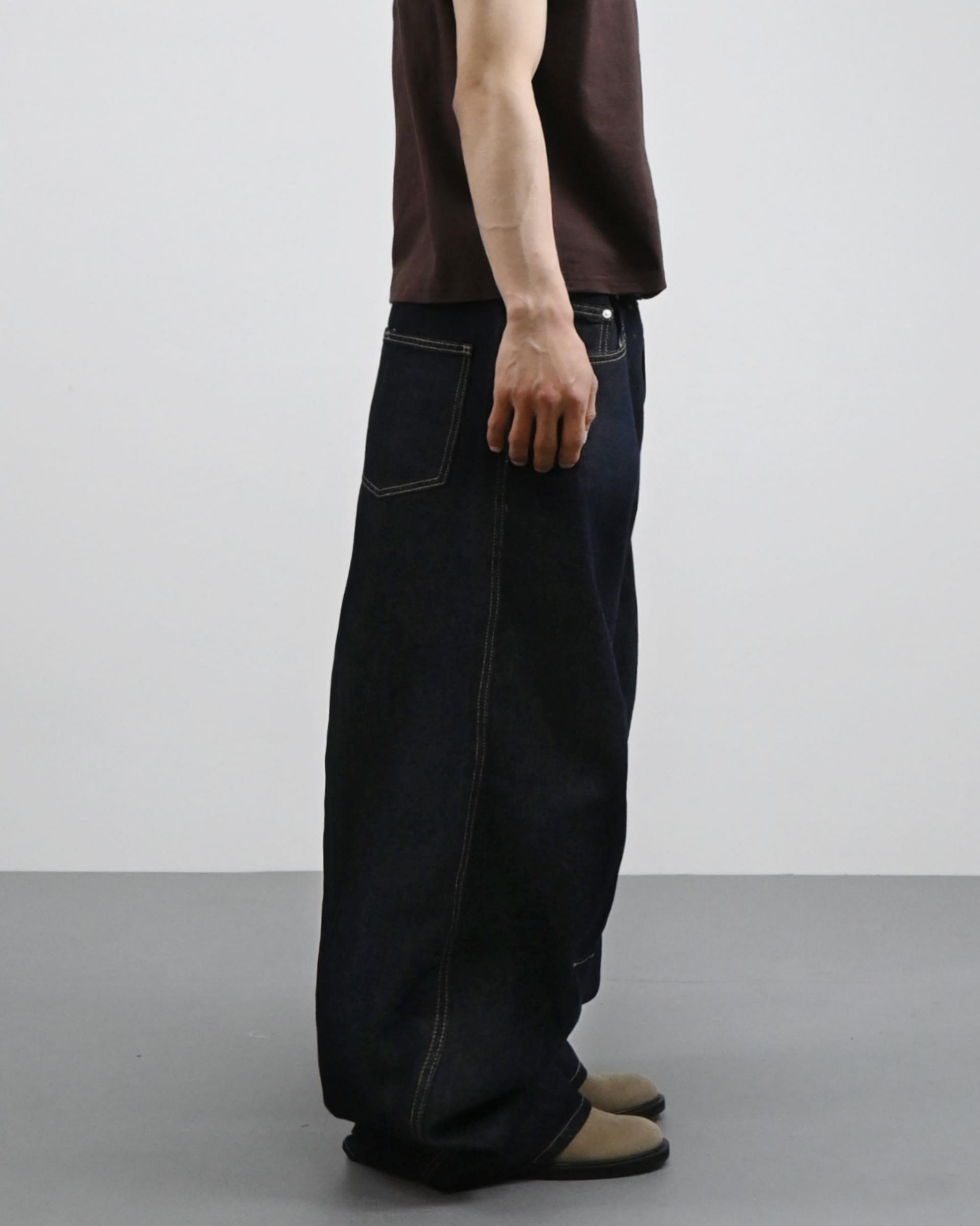 dart balloon denim pants (non faded)