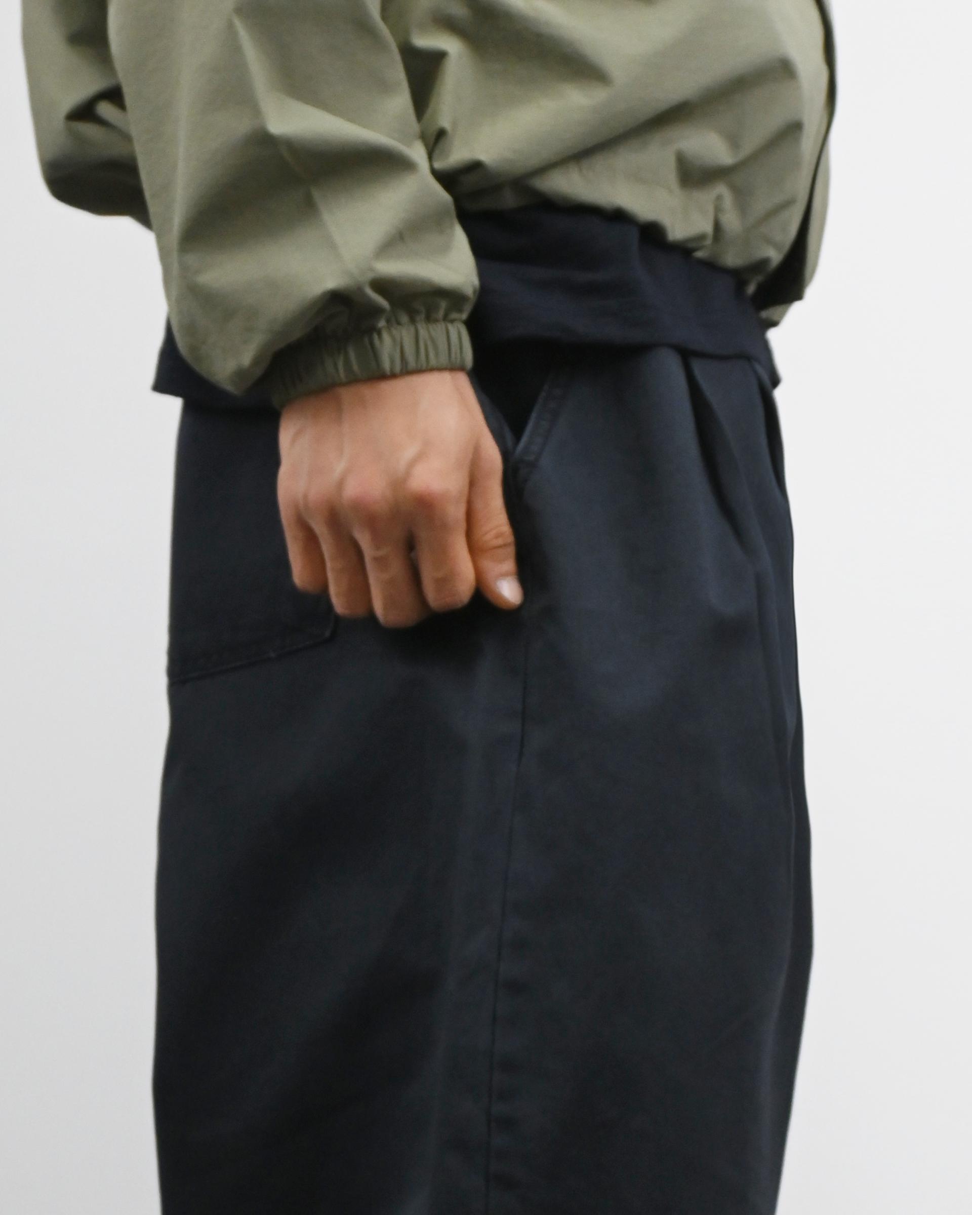 two tuck pigment cotton pants