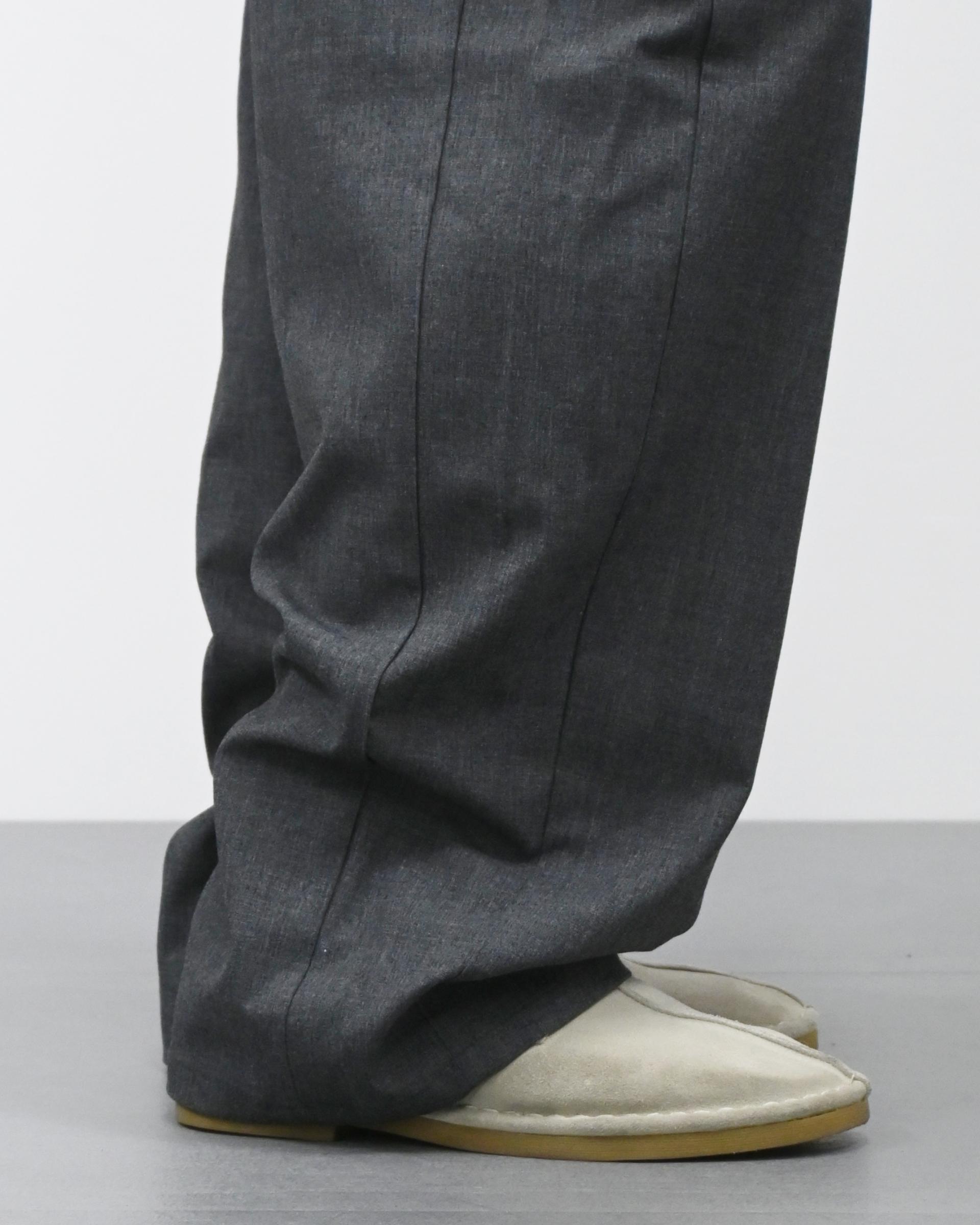 rivet side tuck slacks