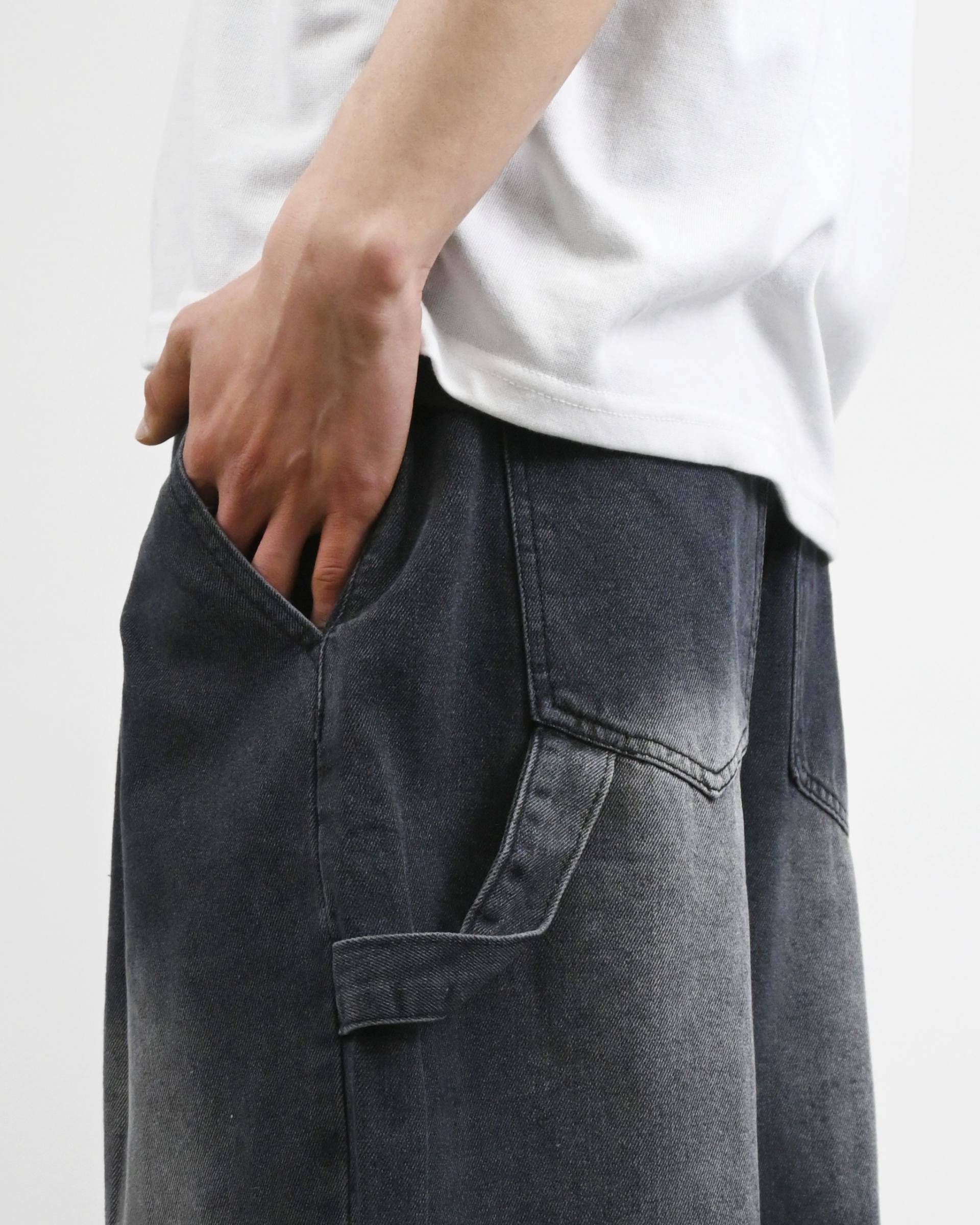 one tuck carpenter bermuda denim pants