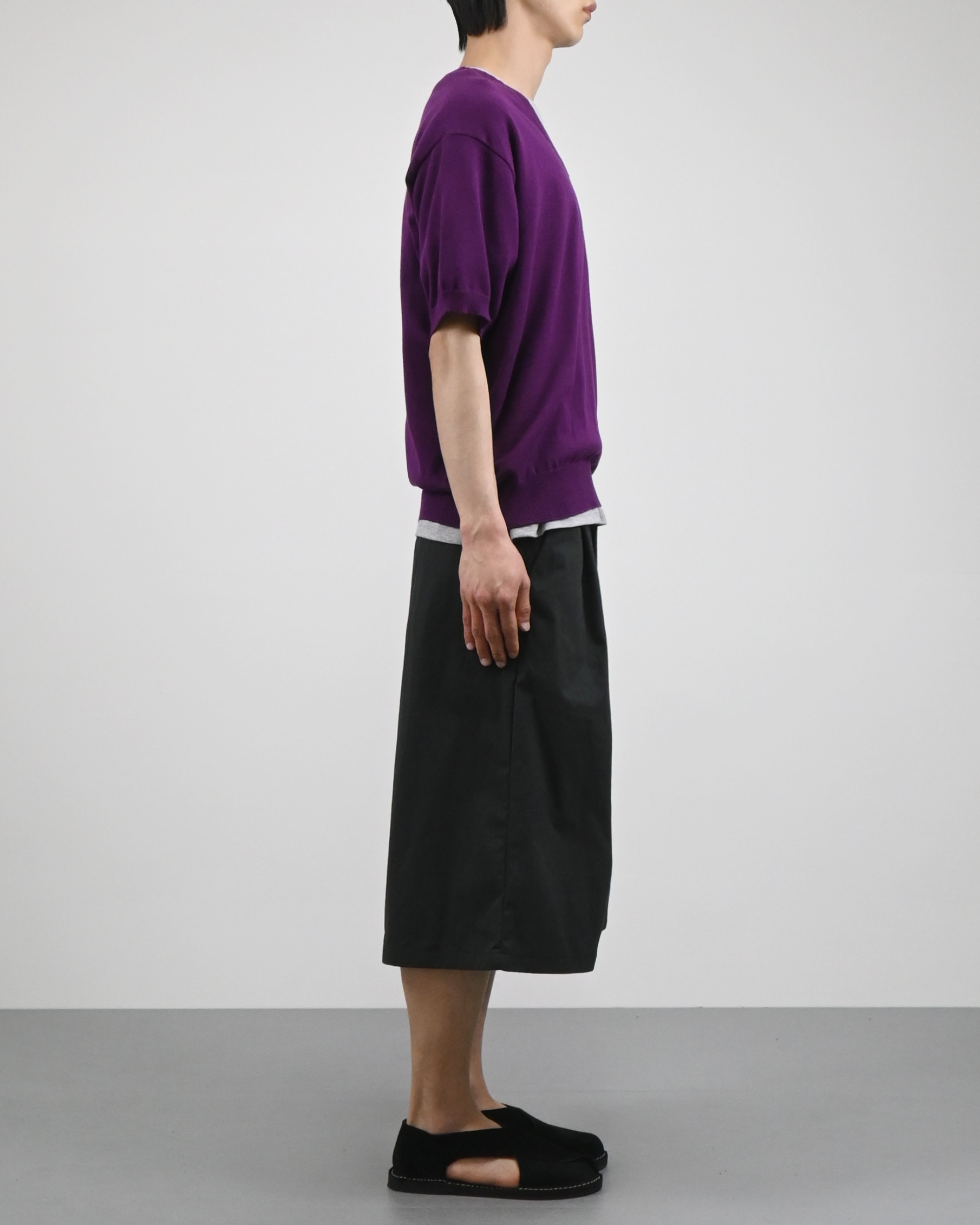 one tuck bermuda slacks