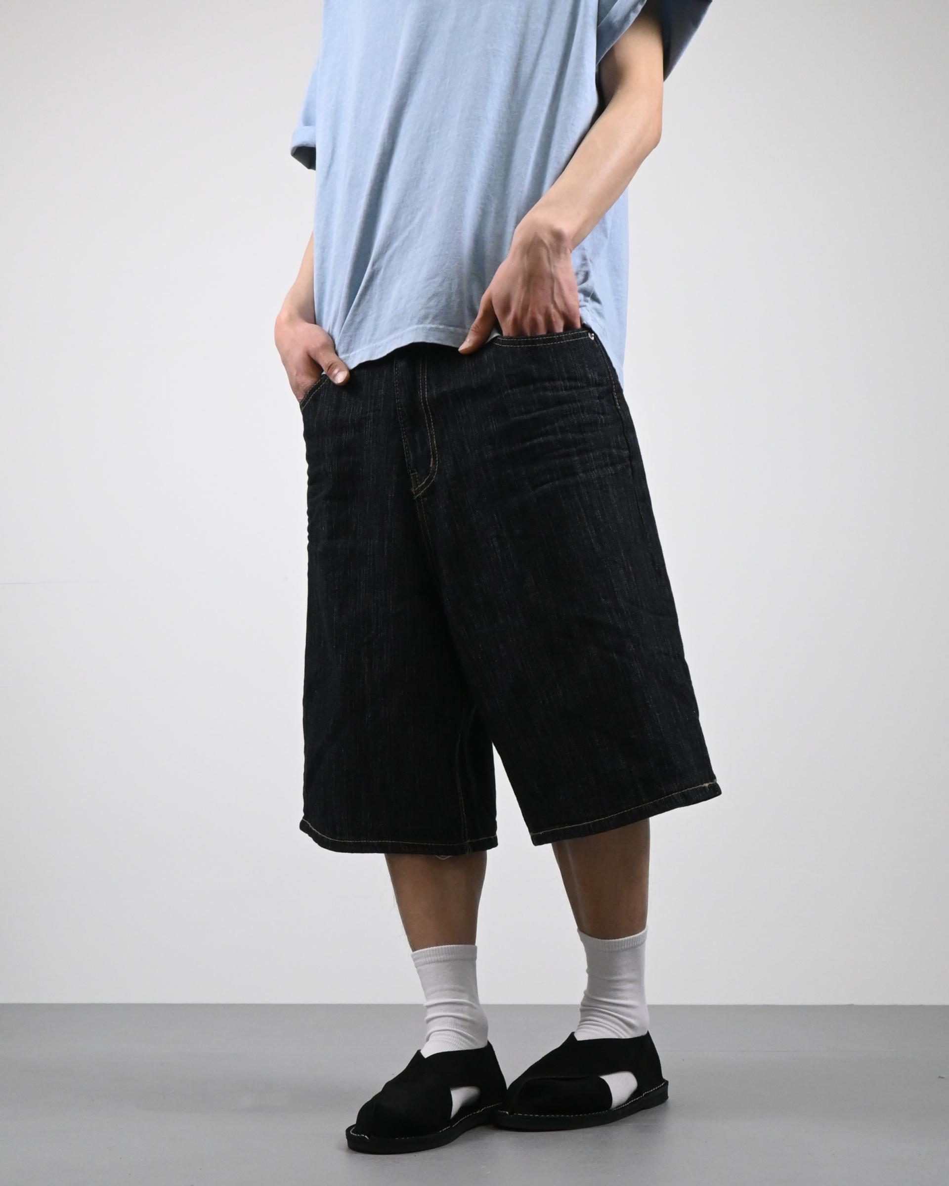 raw embossed bermuda denim pants