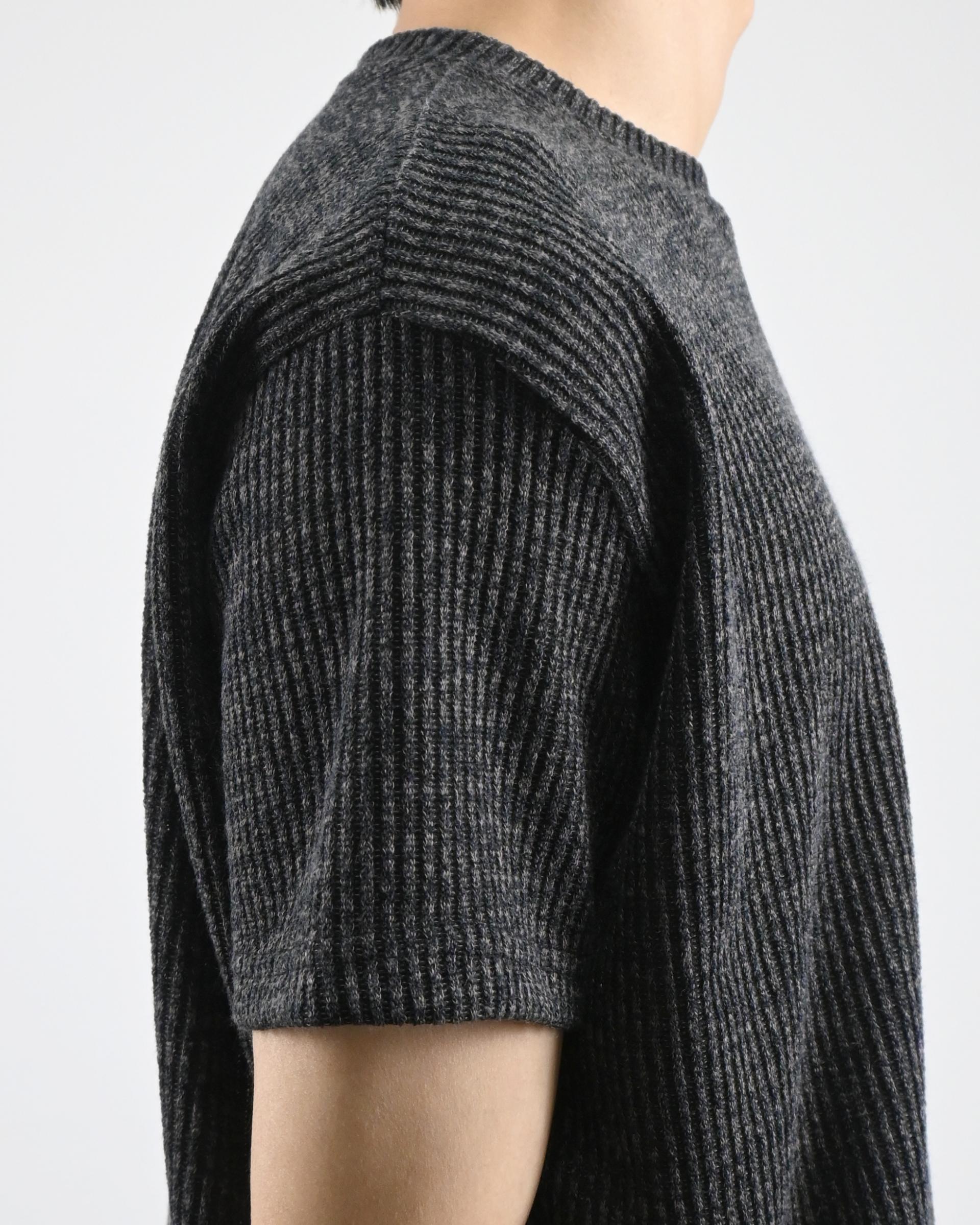two tone ribbed half-t-shirt