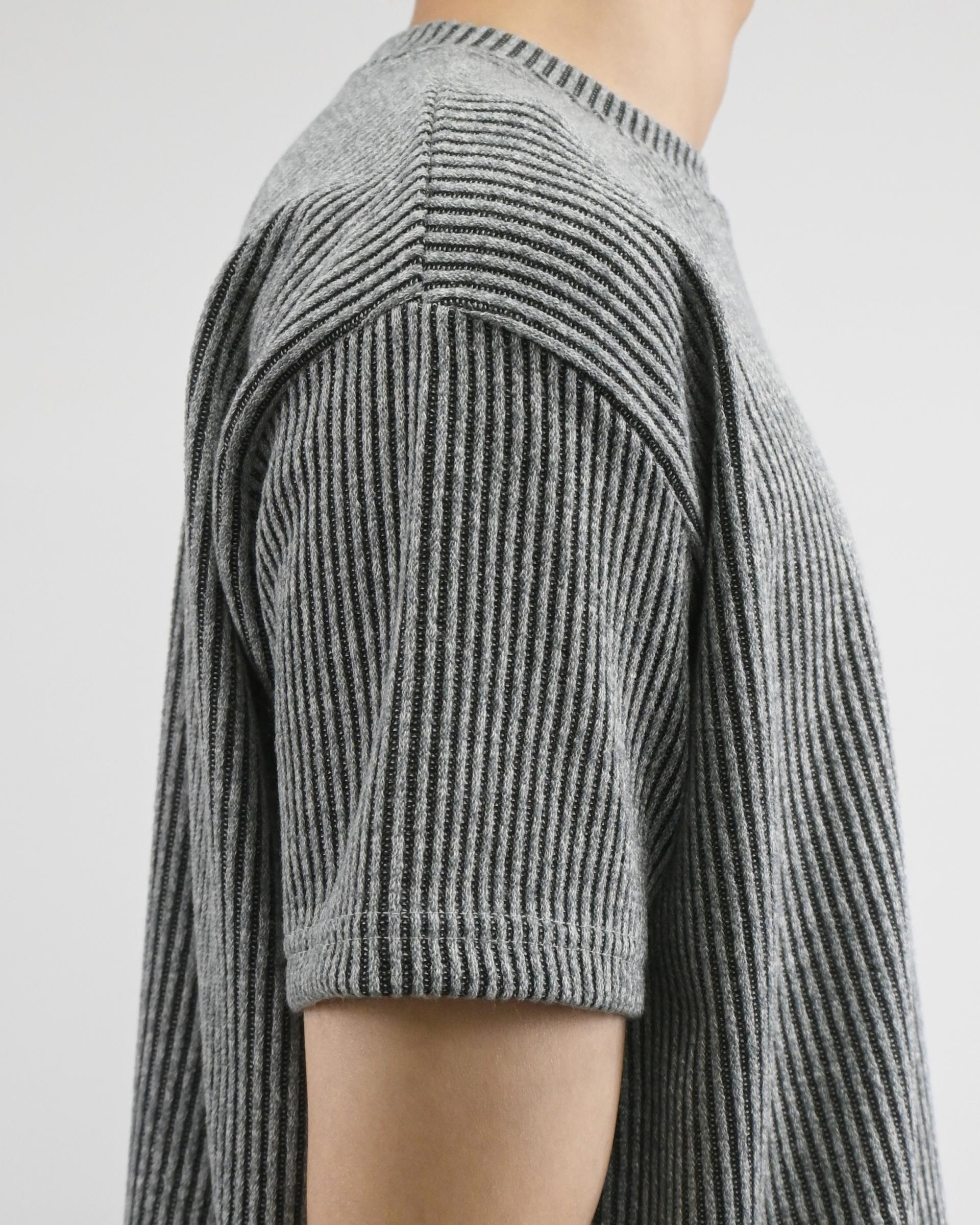 two tone ribbed half-t-shirt