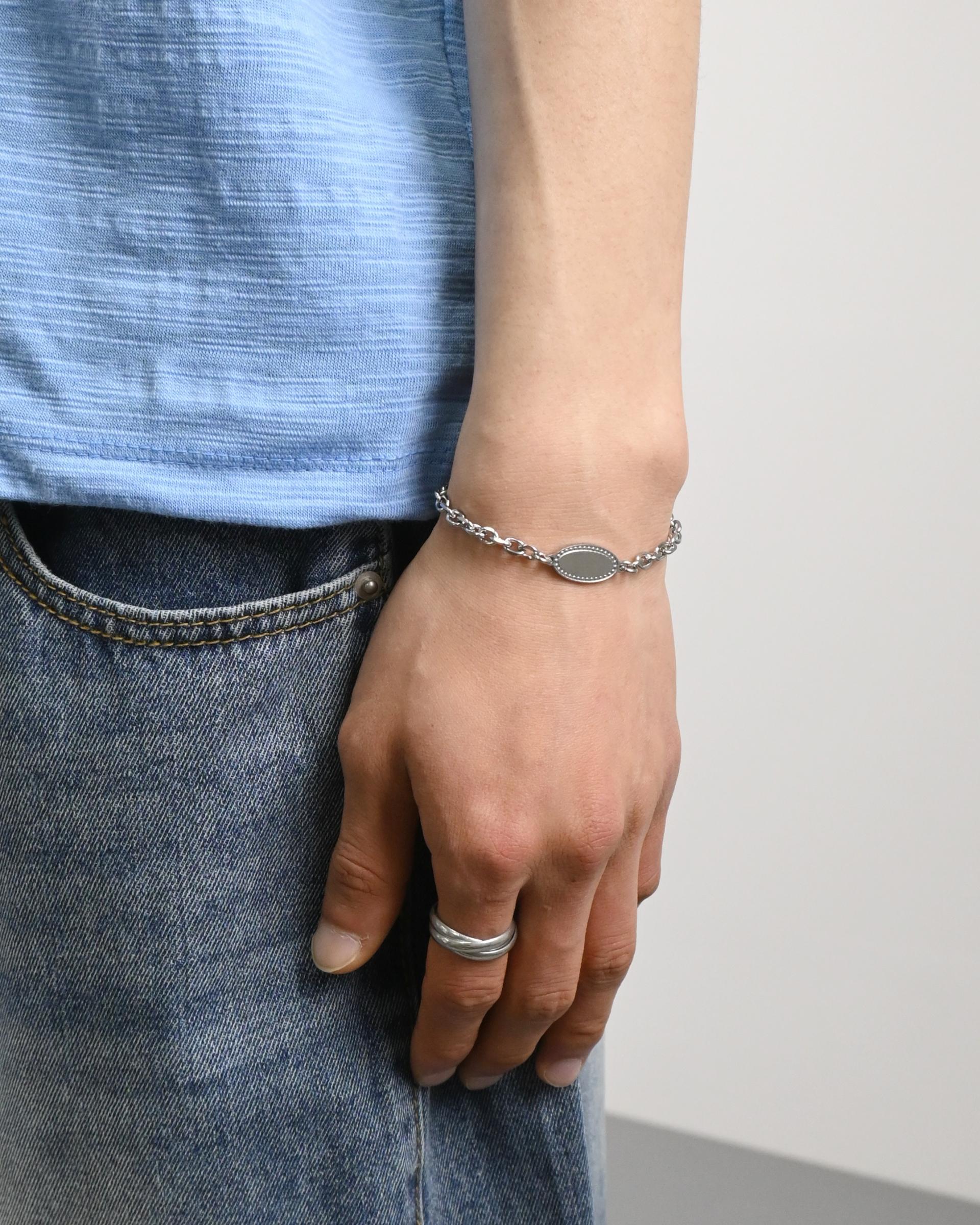 an oval chain bracelet