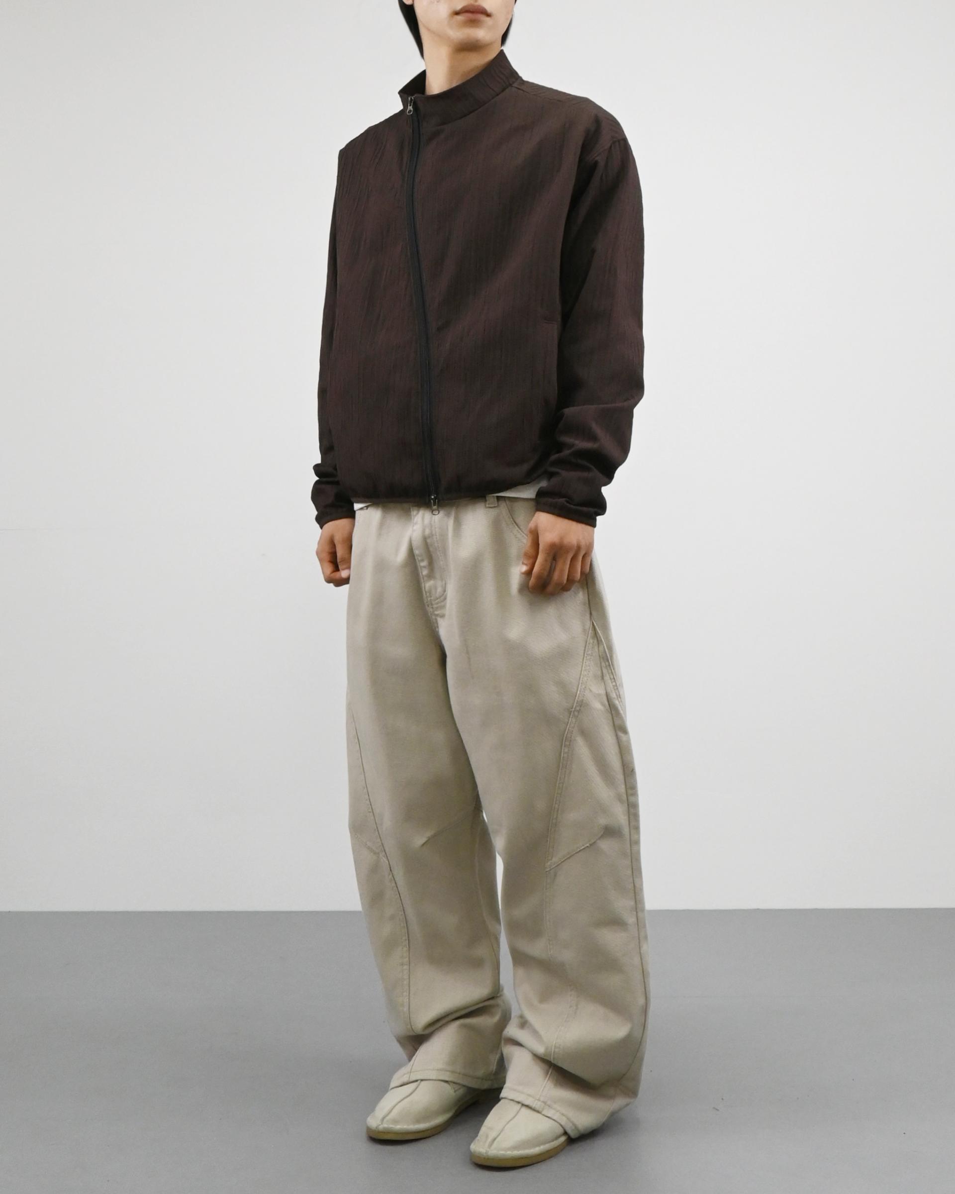 curved seam line cotton pants