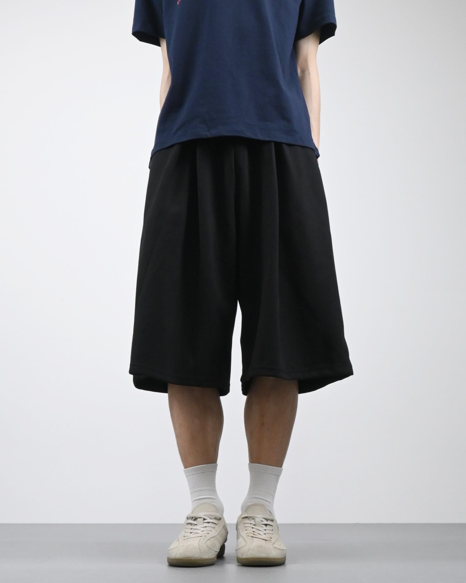 carp pin tuck bermuda sweatpants