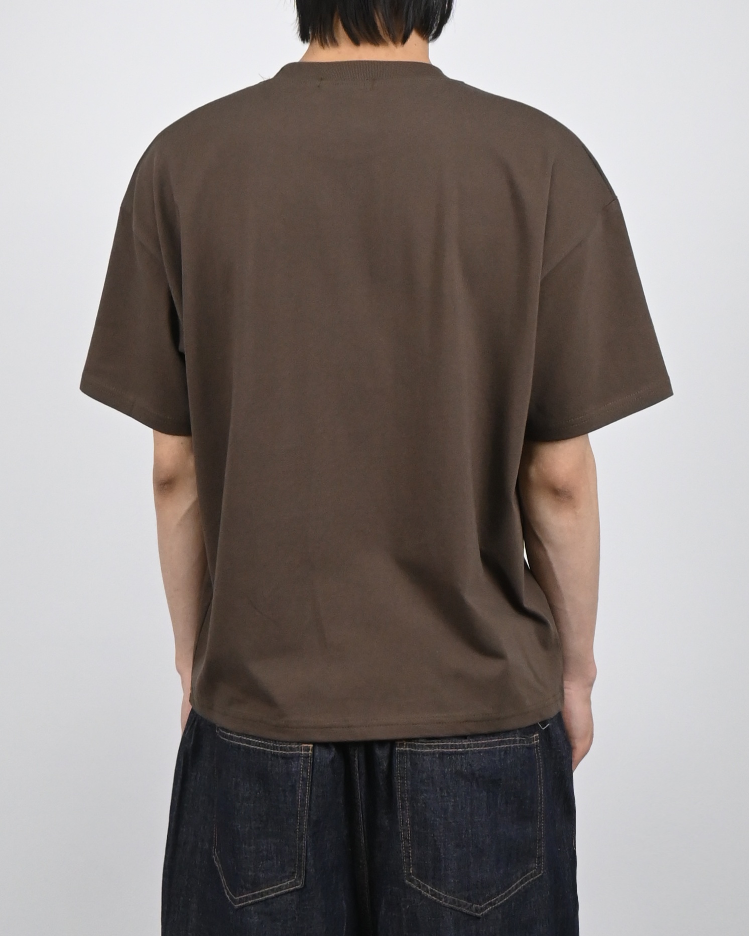 sturdy crop half-t-shirt
