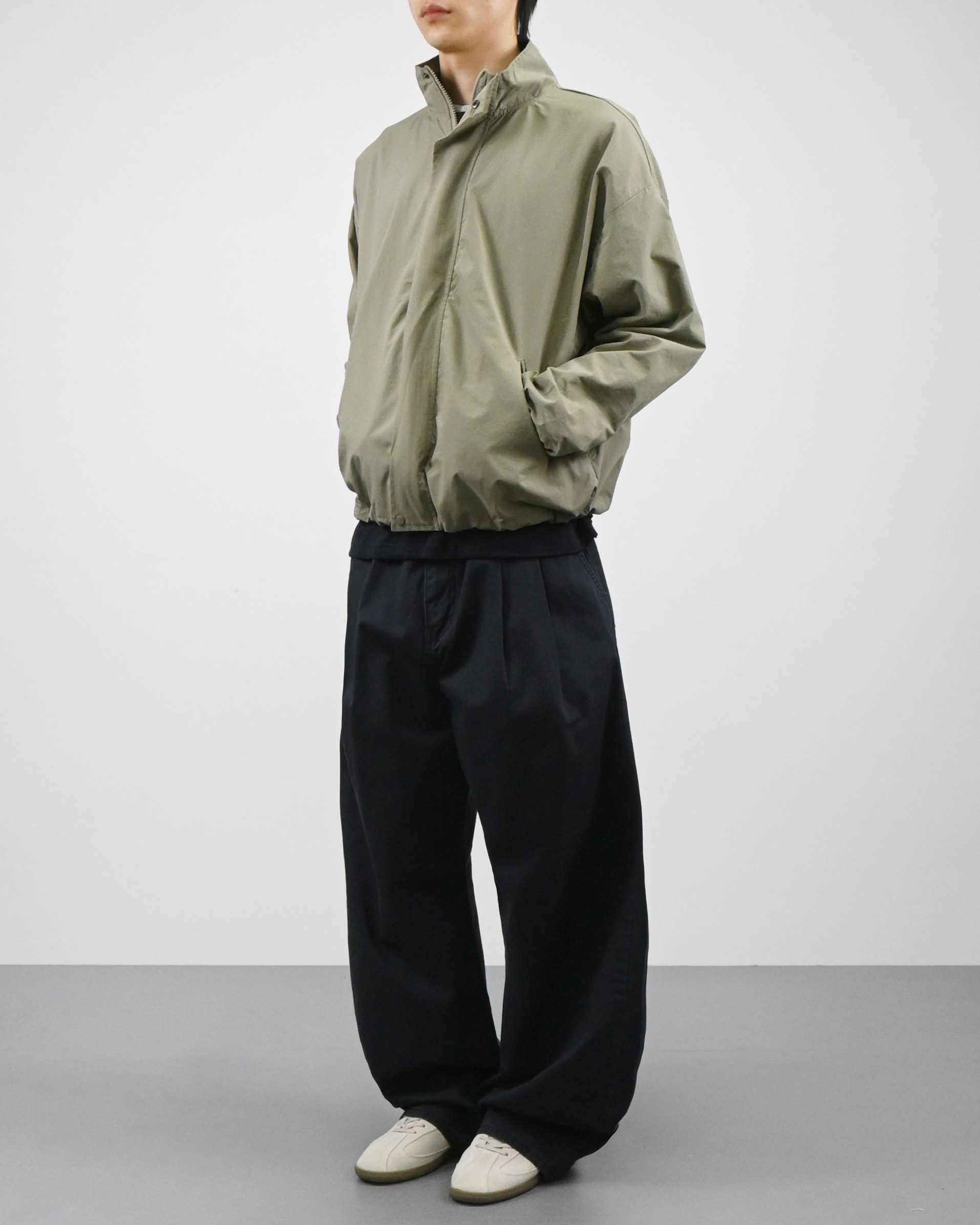 two tuck pigment cotton pants