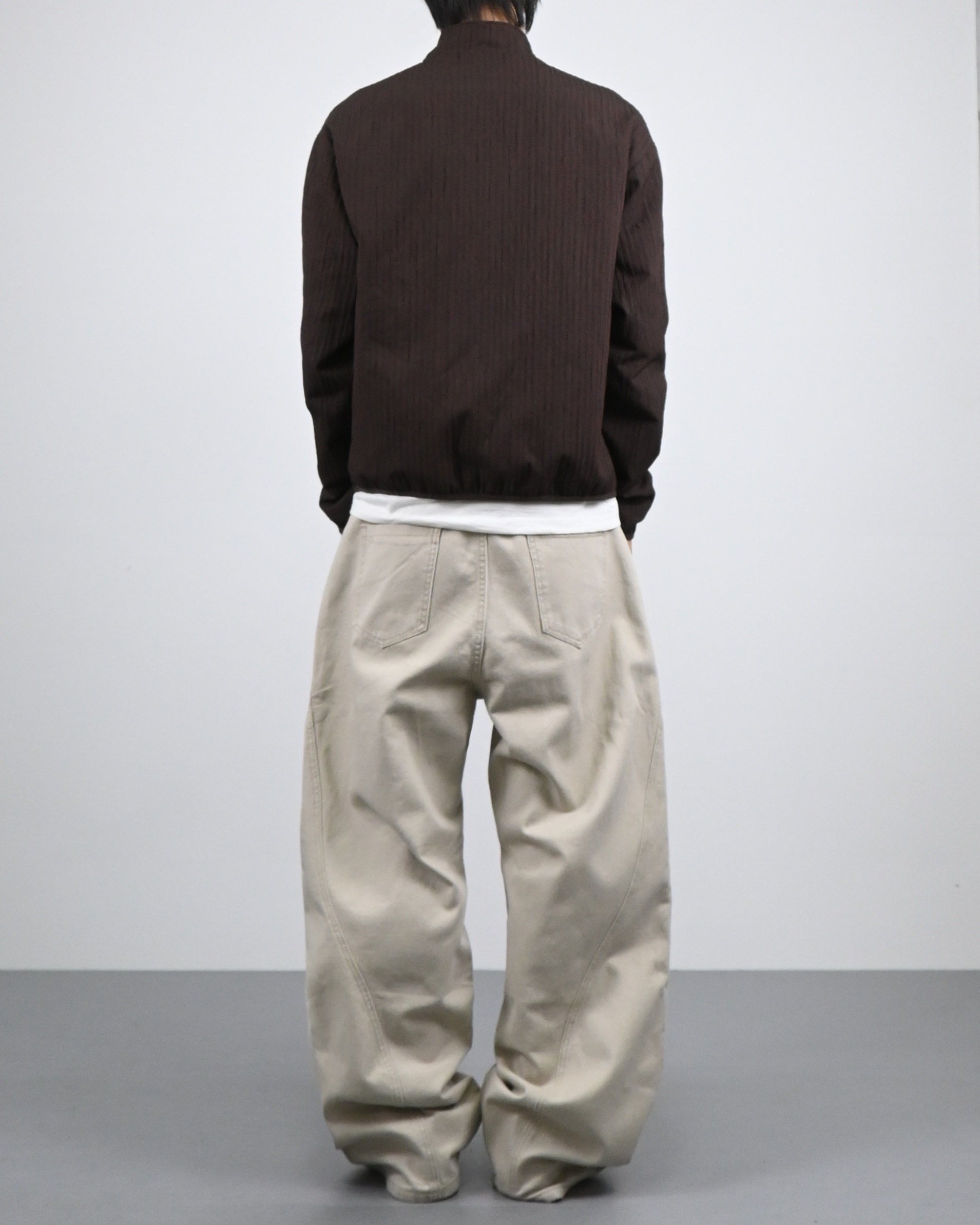 curved seam line cotton pants