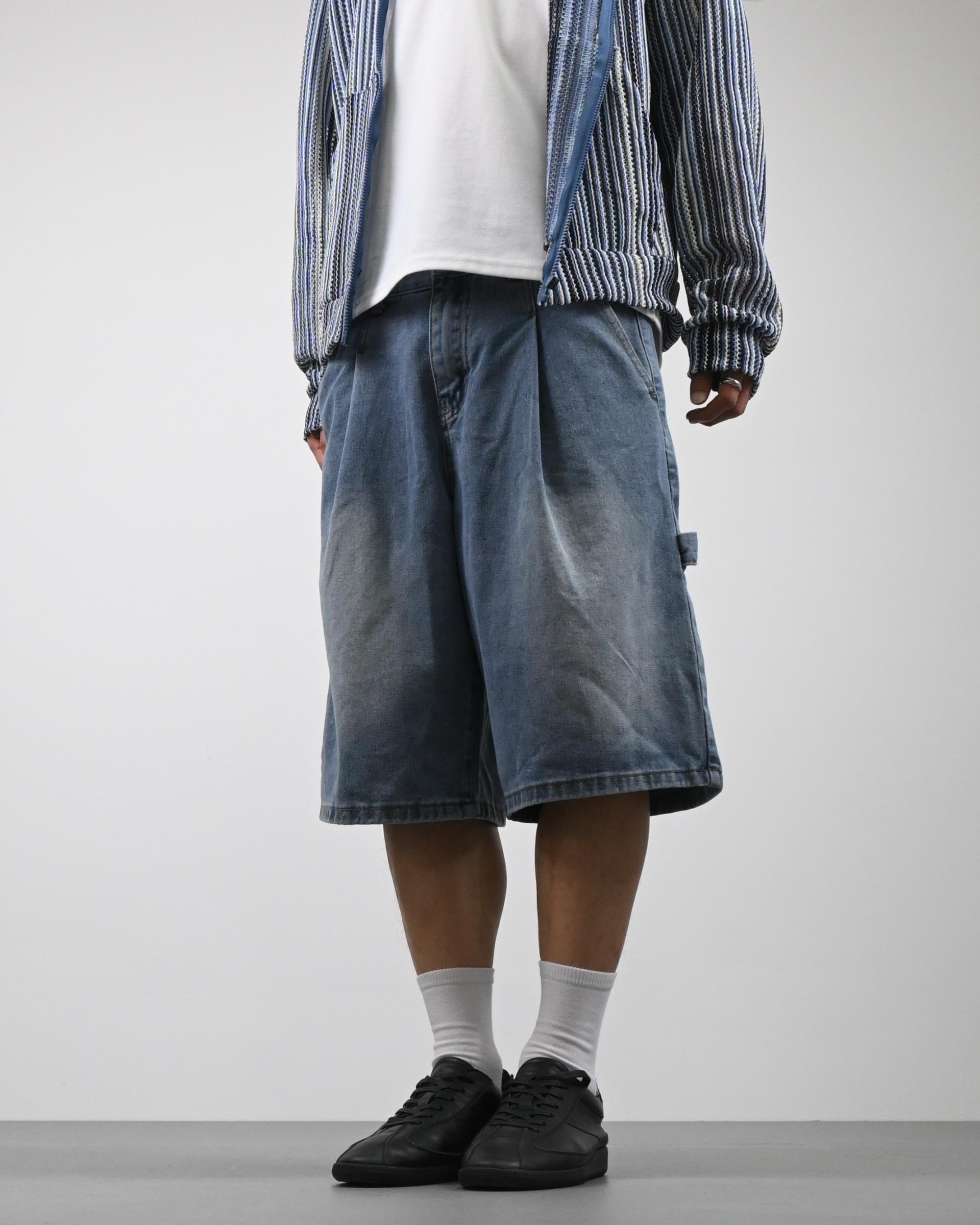 one tuck carpenter bermuda denim pants