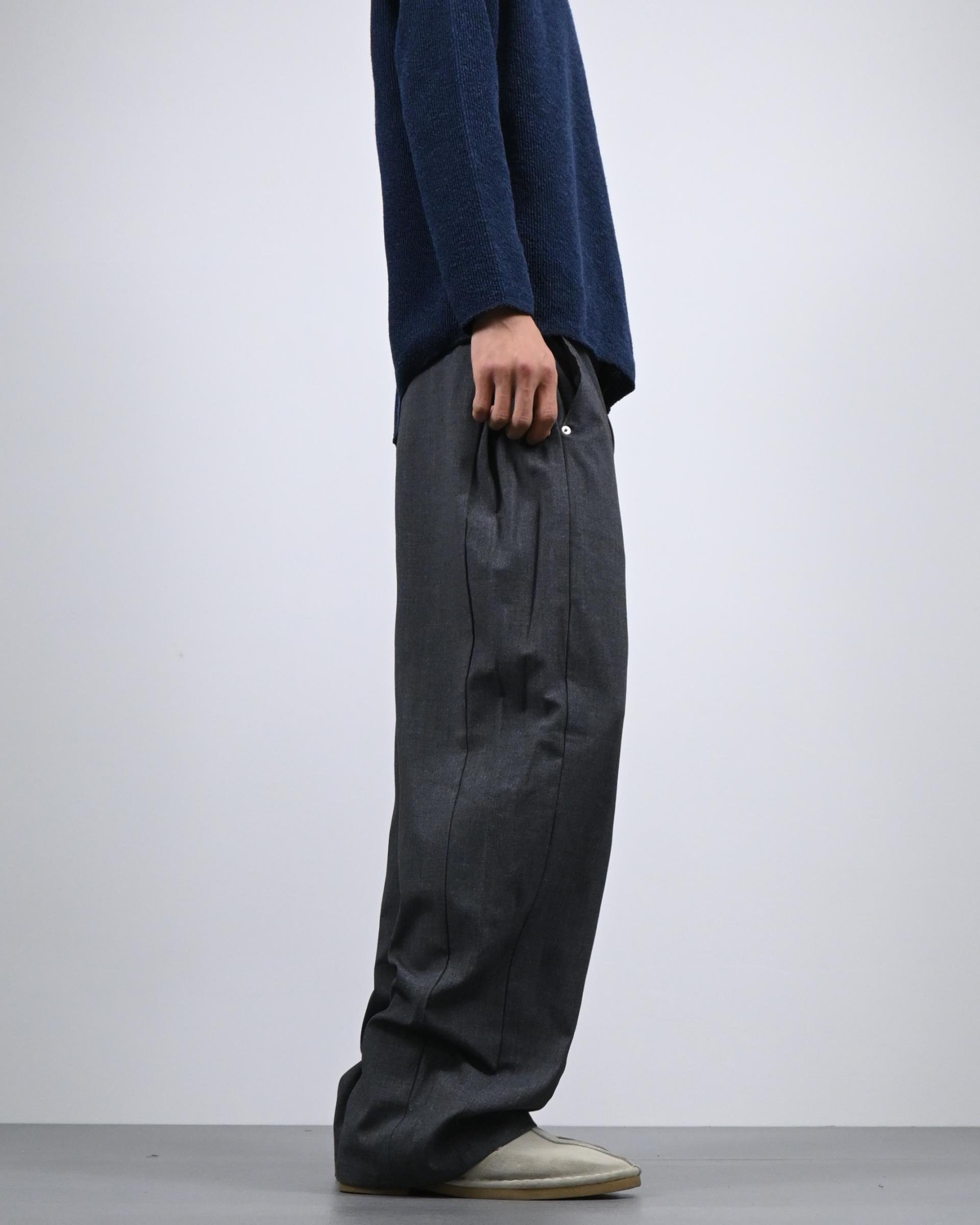 rivet side tuck slacks