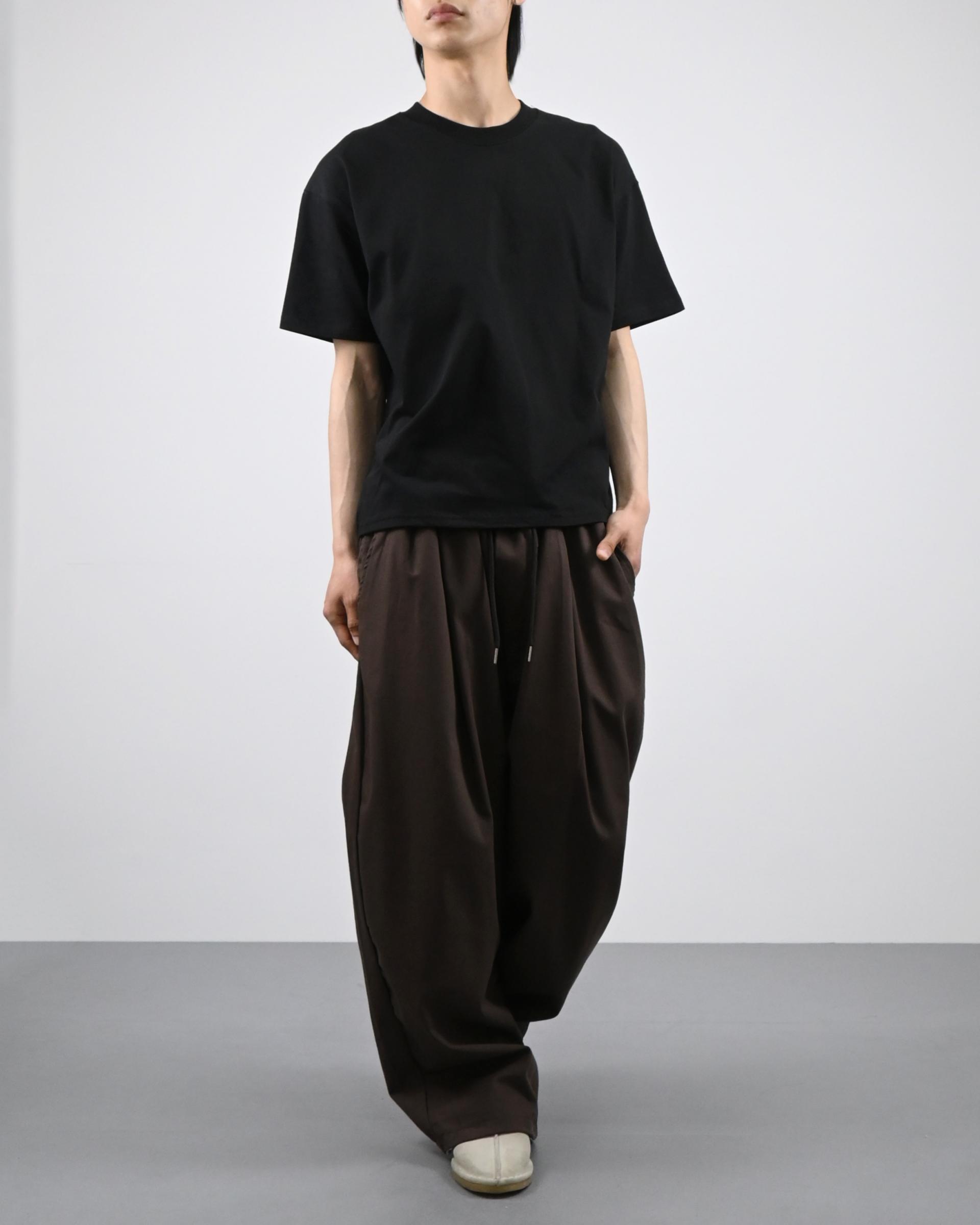 sturdy crop half-t-shirt