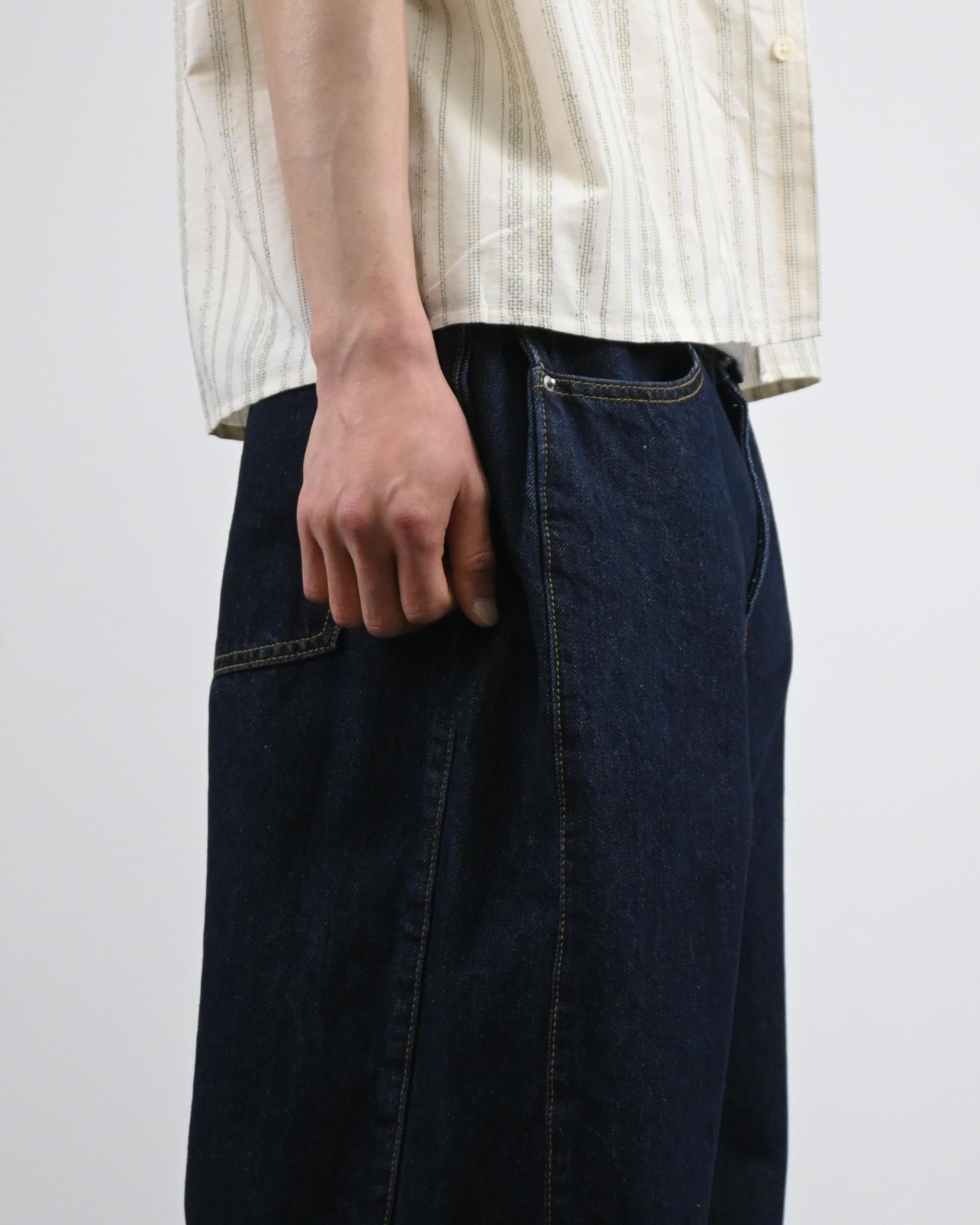 side slit curved denim pants