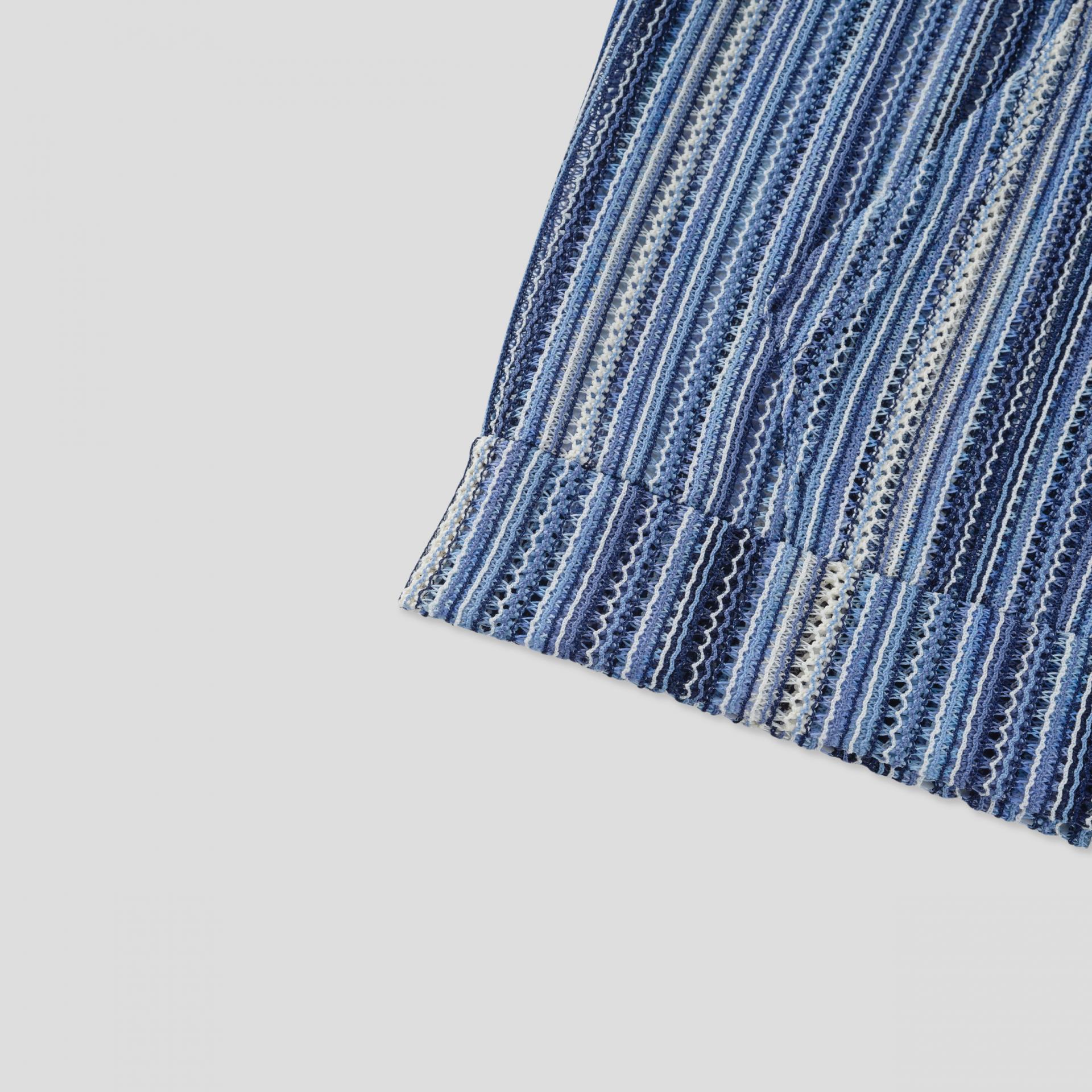 stripe punching hood zip-up