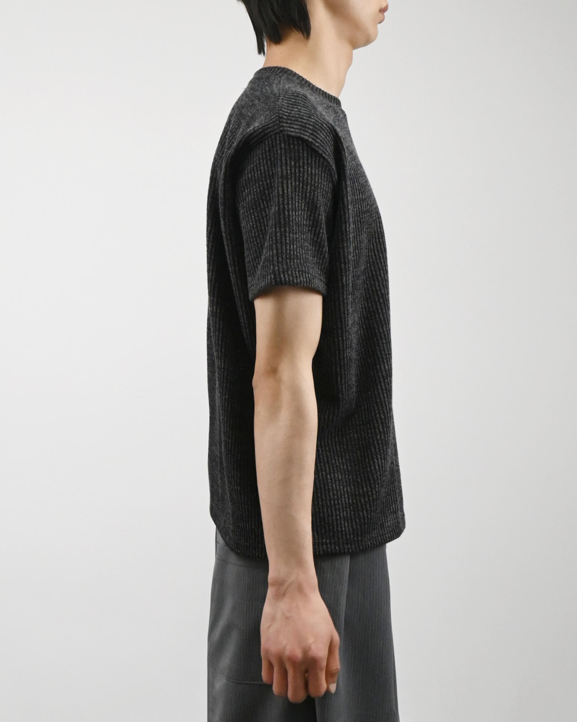 two tone ribbed half-t-shirt