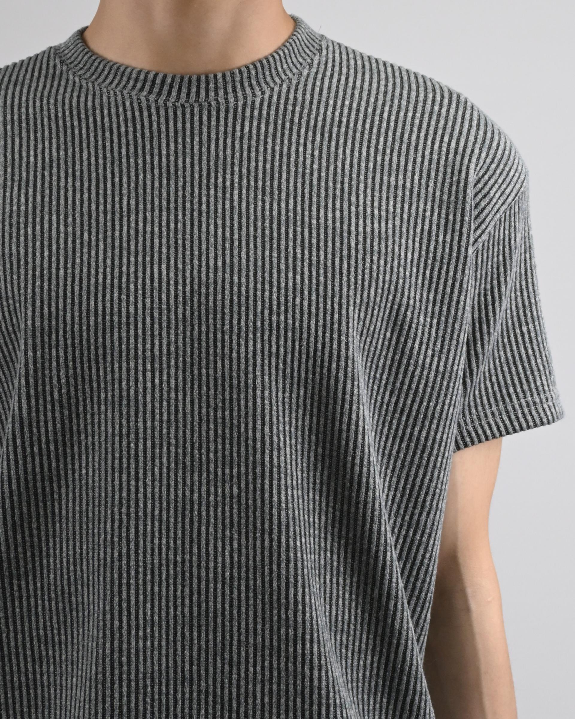 two tone ribbed half-t-shirt