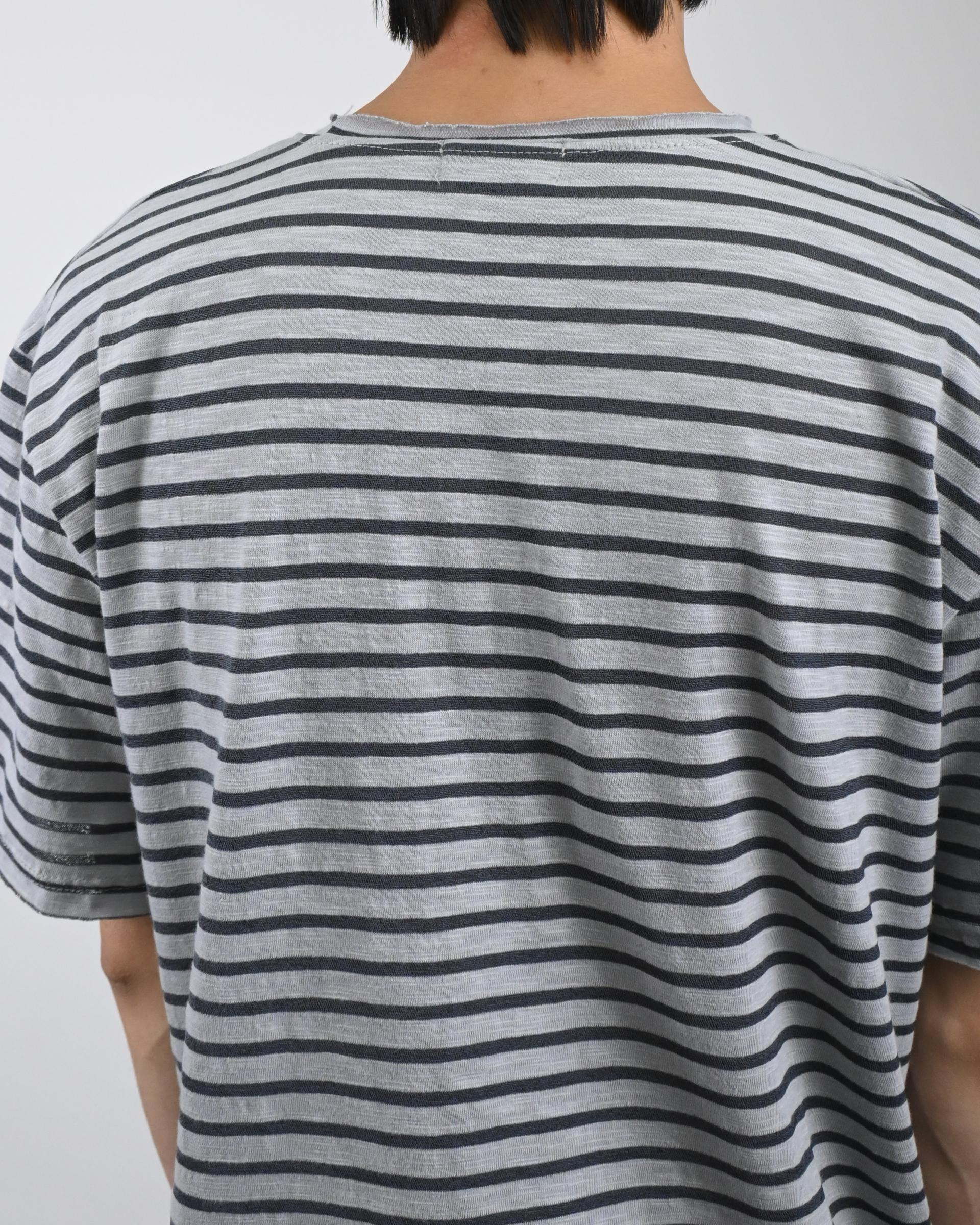 cutting stripe half t-shirt