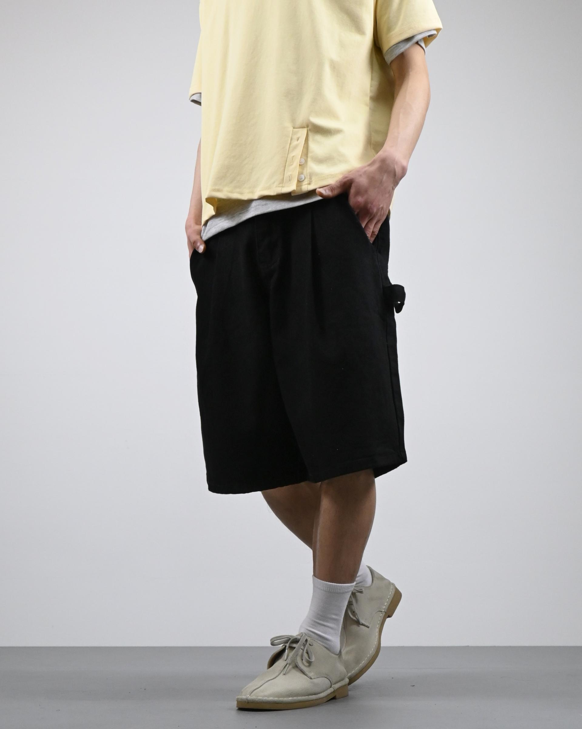 one tuck carpenter bermuda denim pants