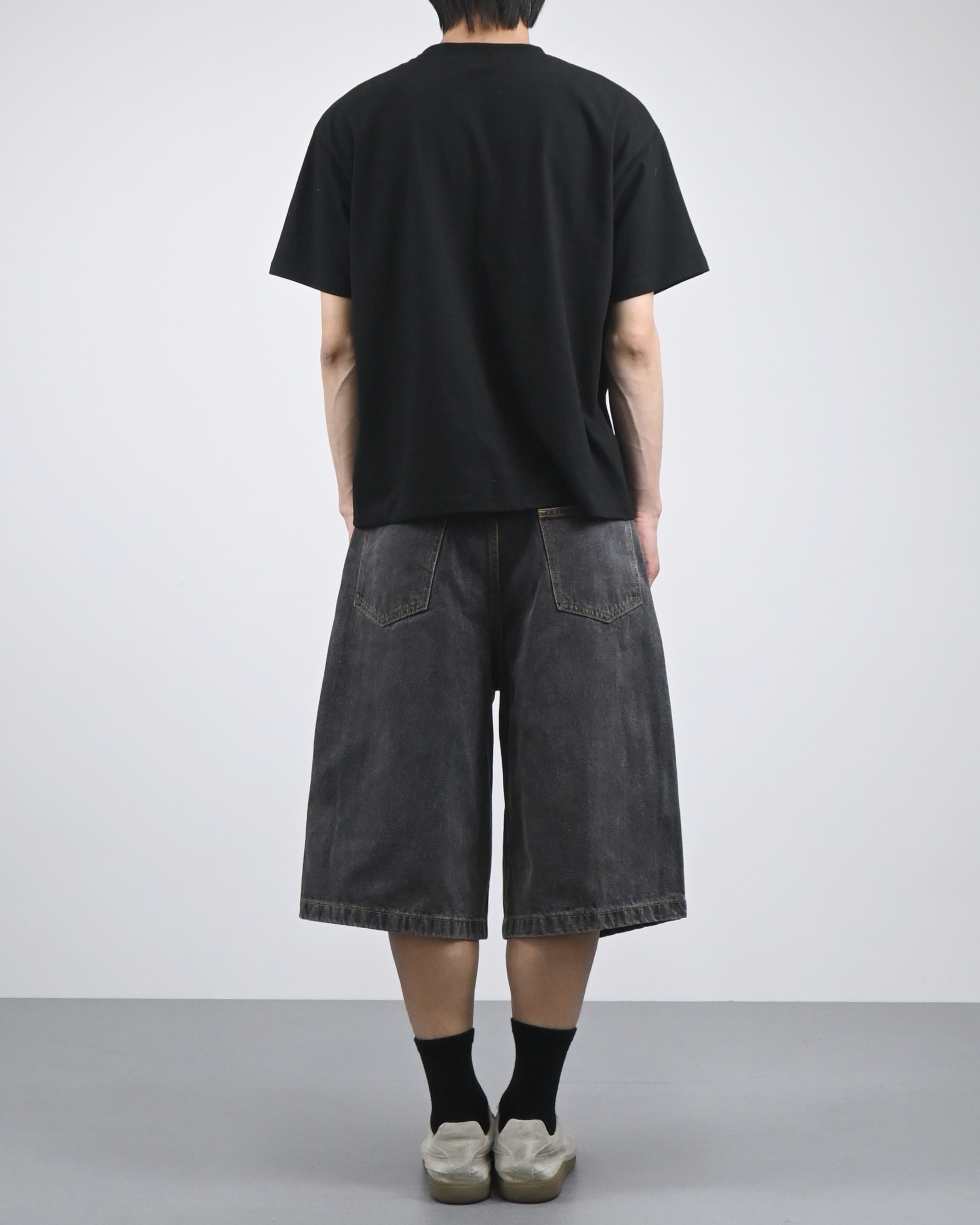 charcoal side line bermuda denim pants