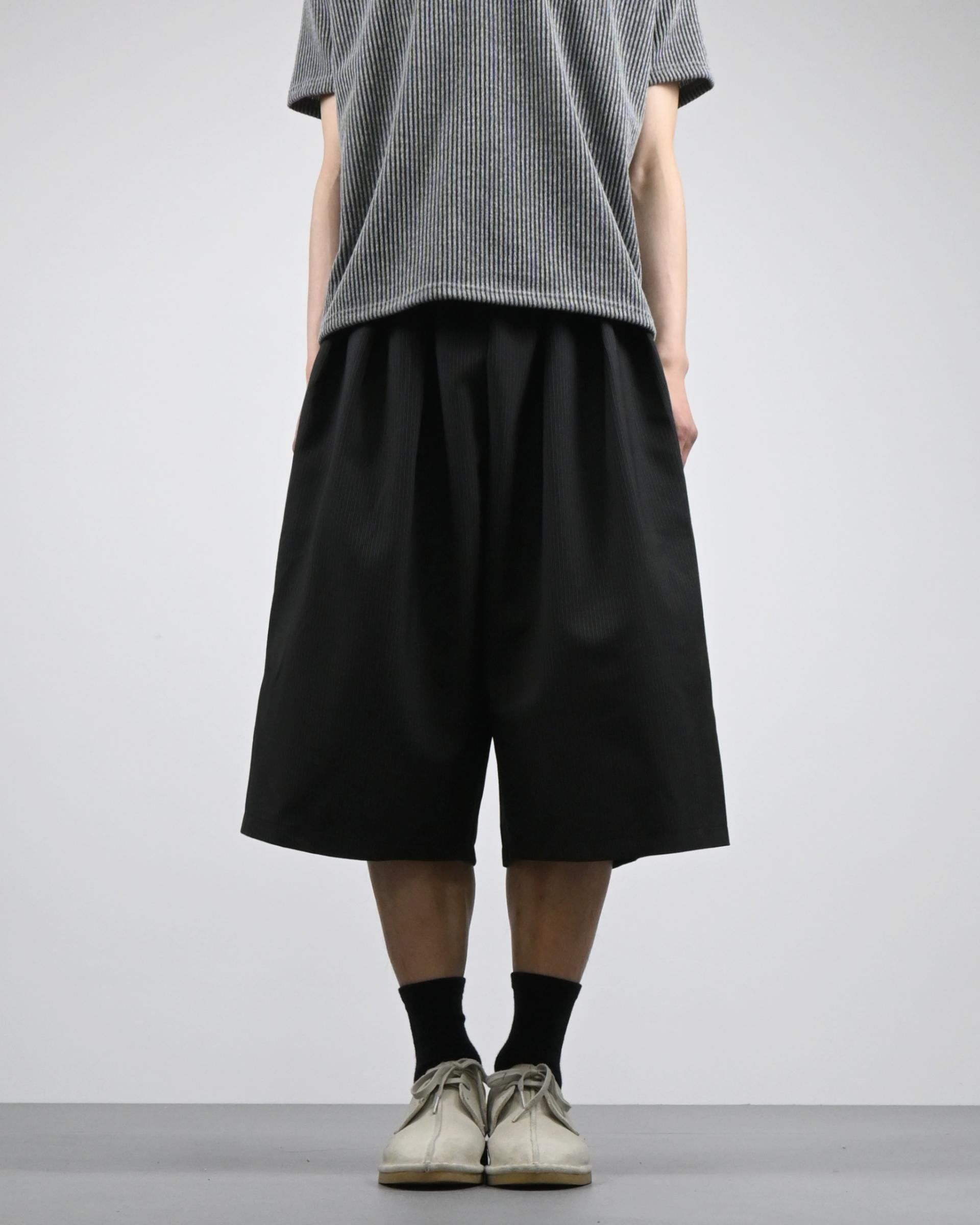 three tuck stripe bermuda slacks