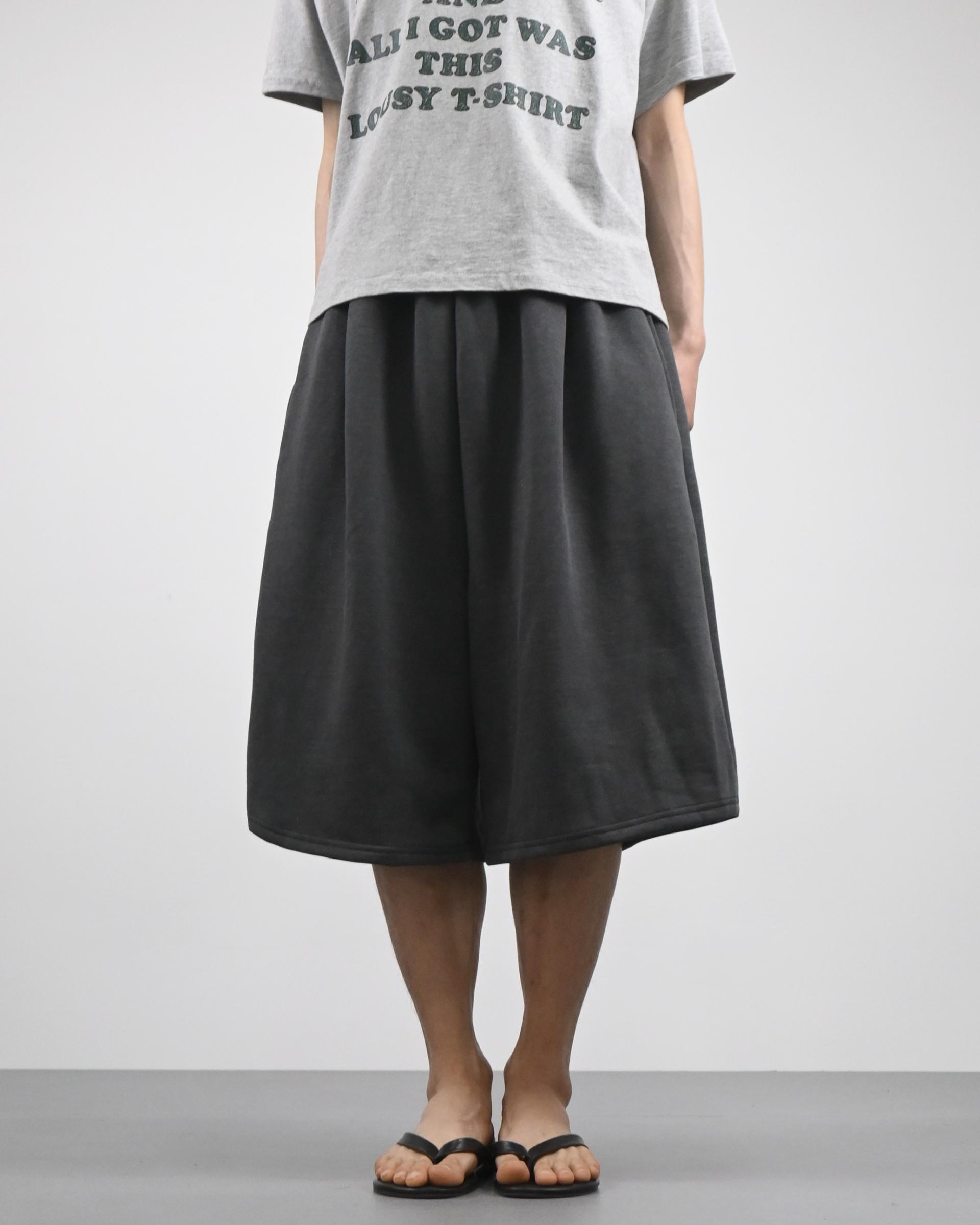 one tuck pigment bermuda sweatpants