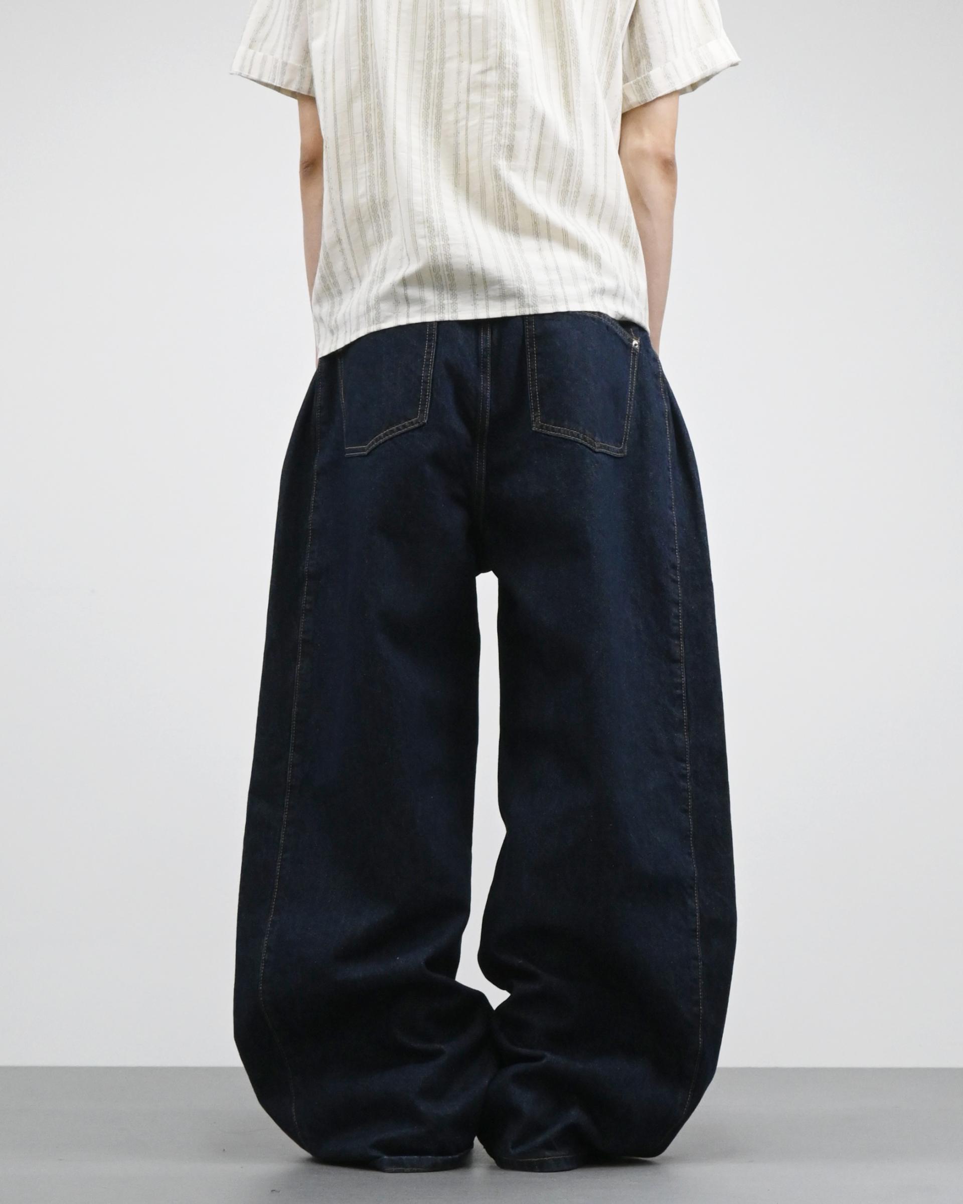 side slit curved denim pants