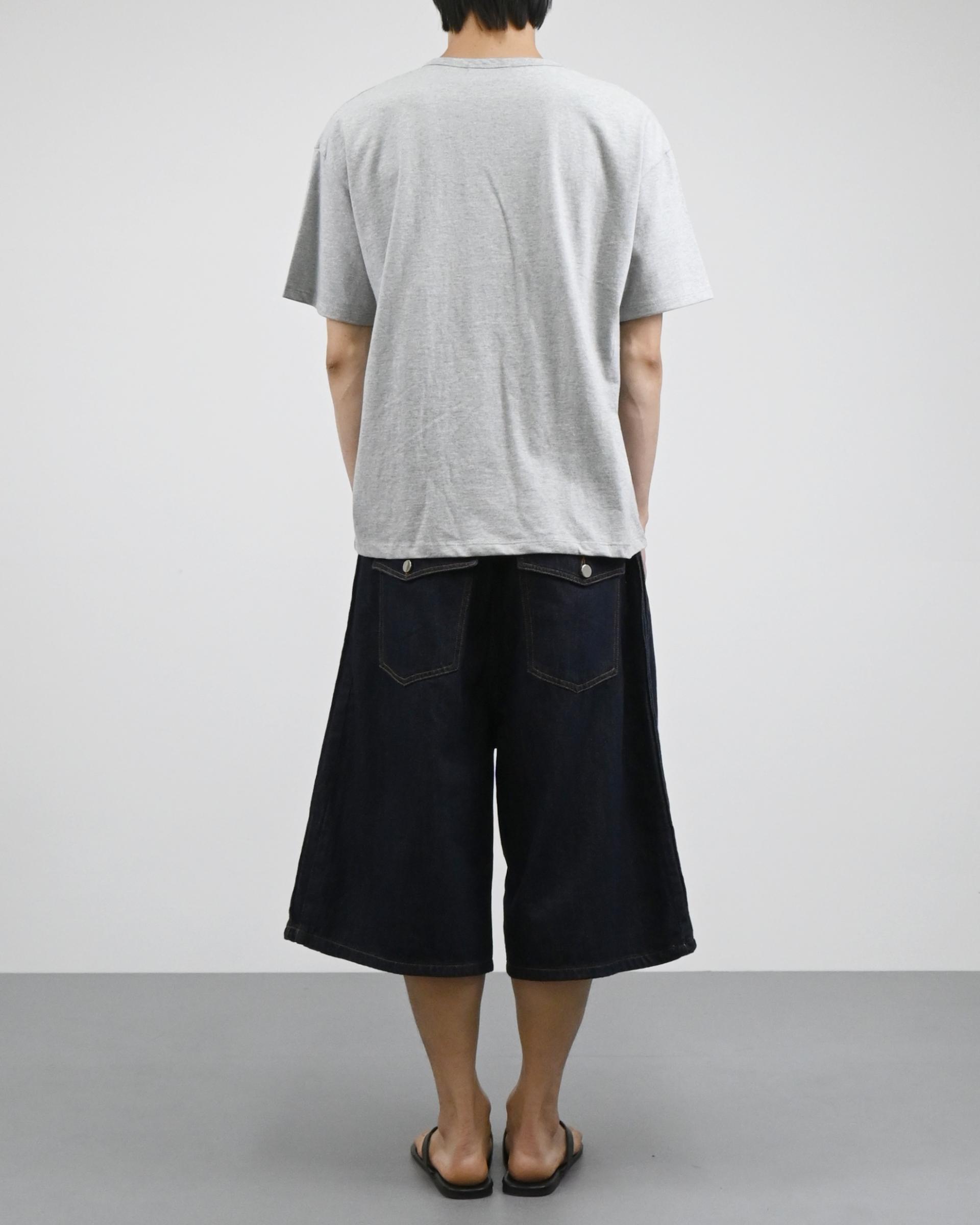 blur lettering half t-shirt