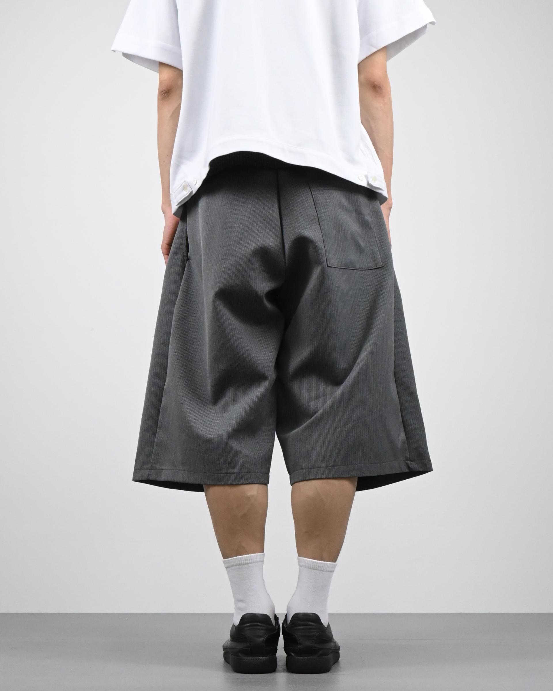 three tuck stripe bermuda slacks