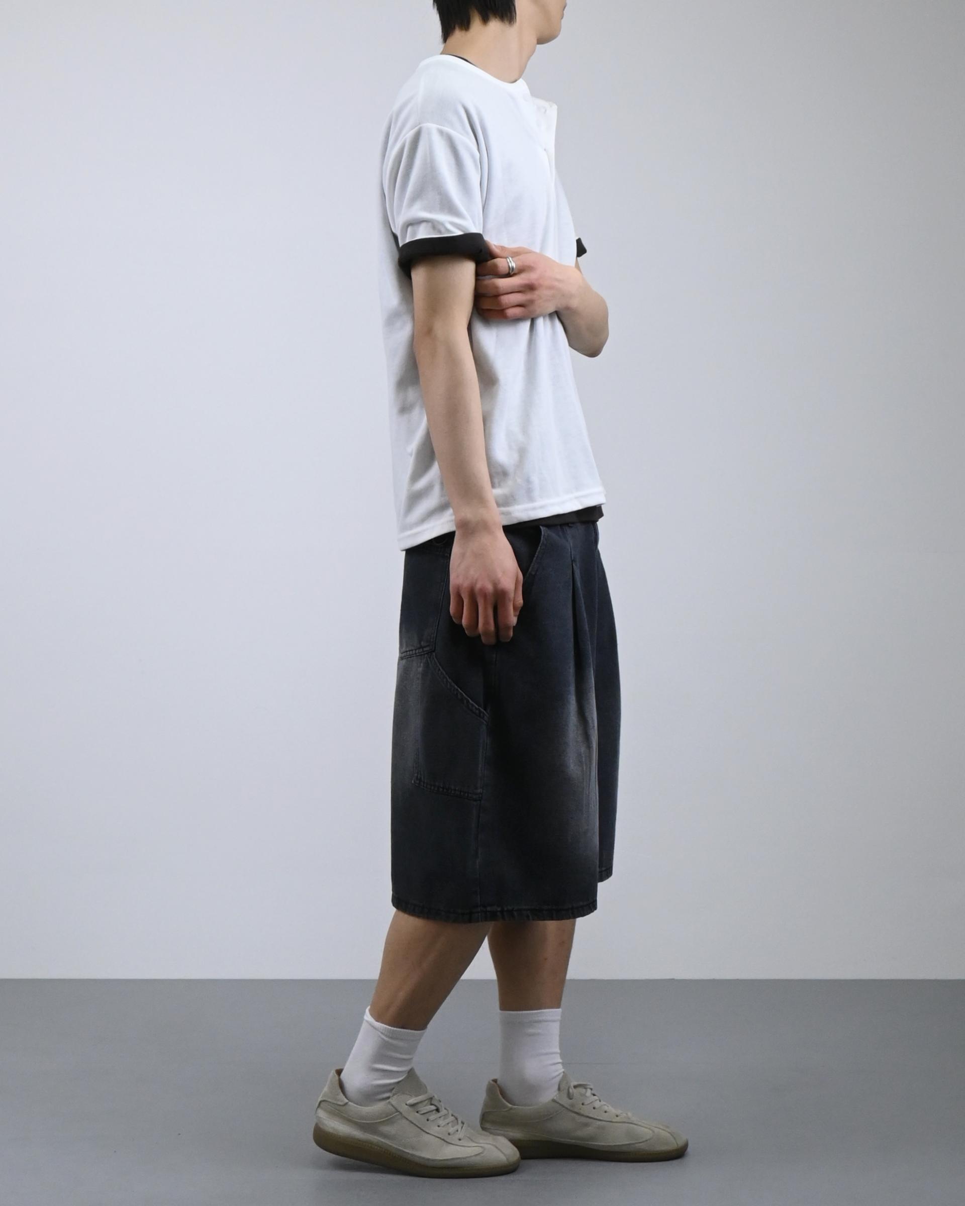 one tuck carpenter bermuda denim pants