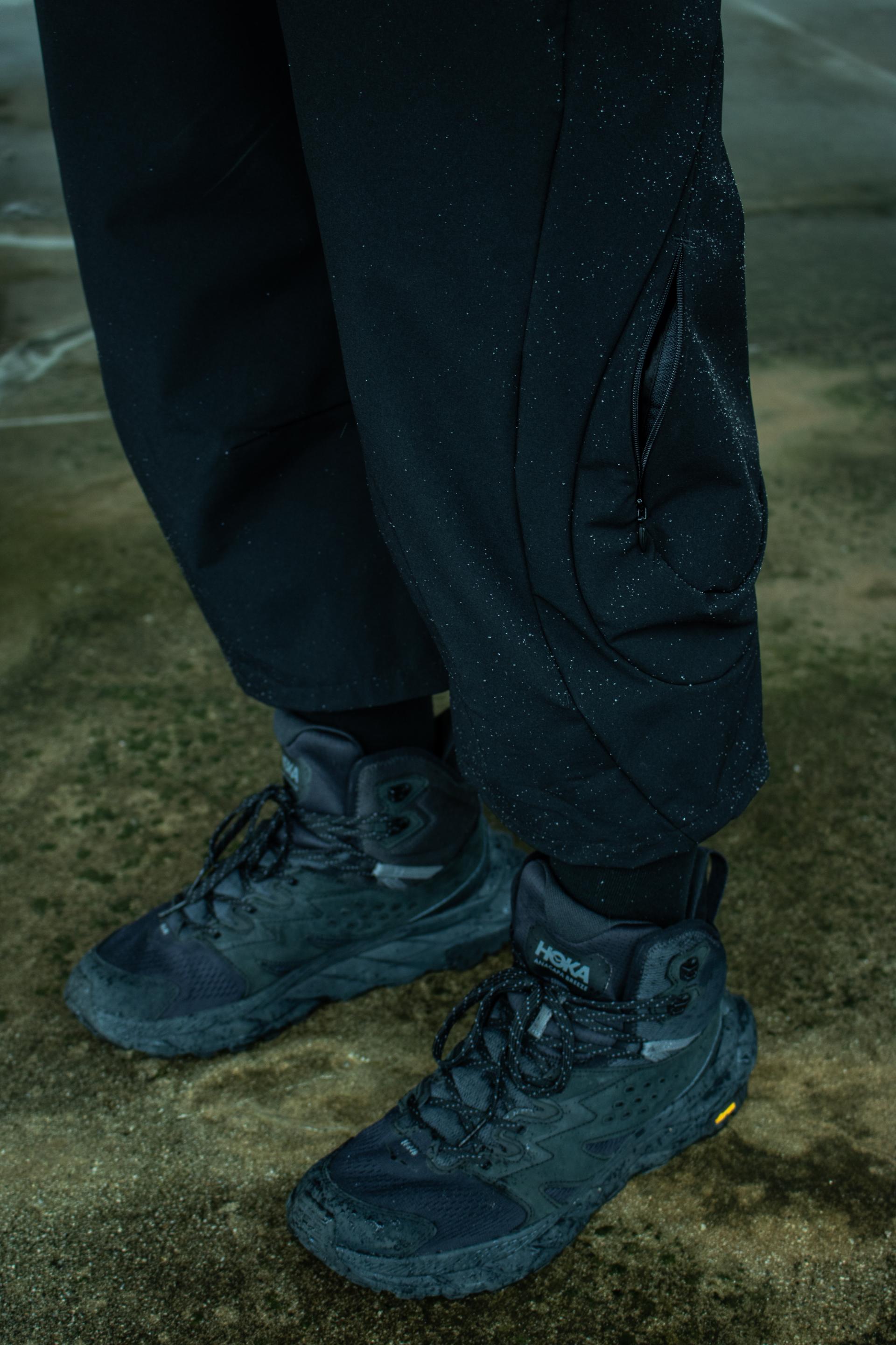 Panel Pod Capri Pants - Black