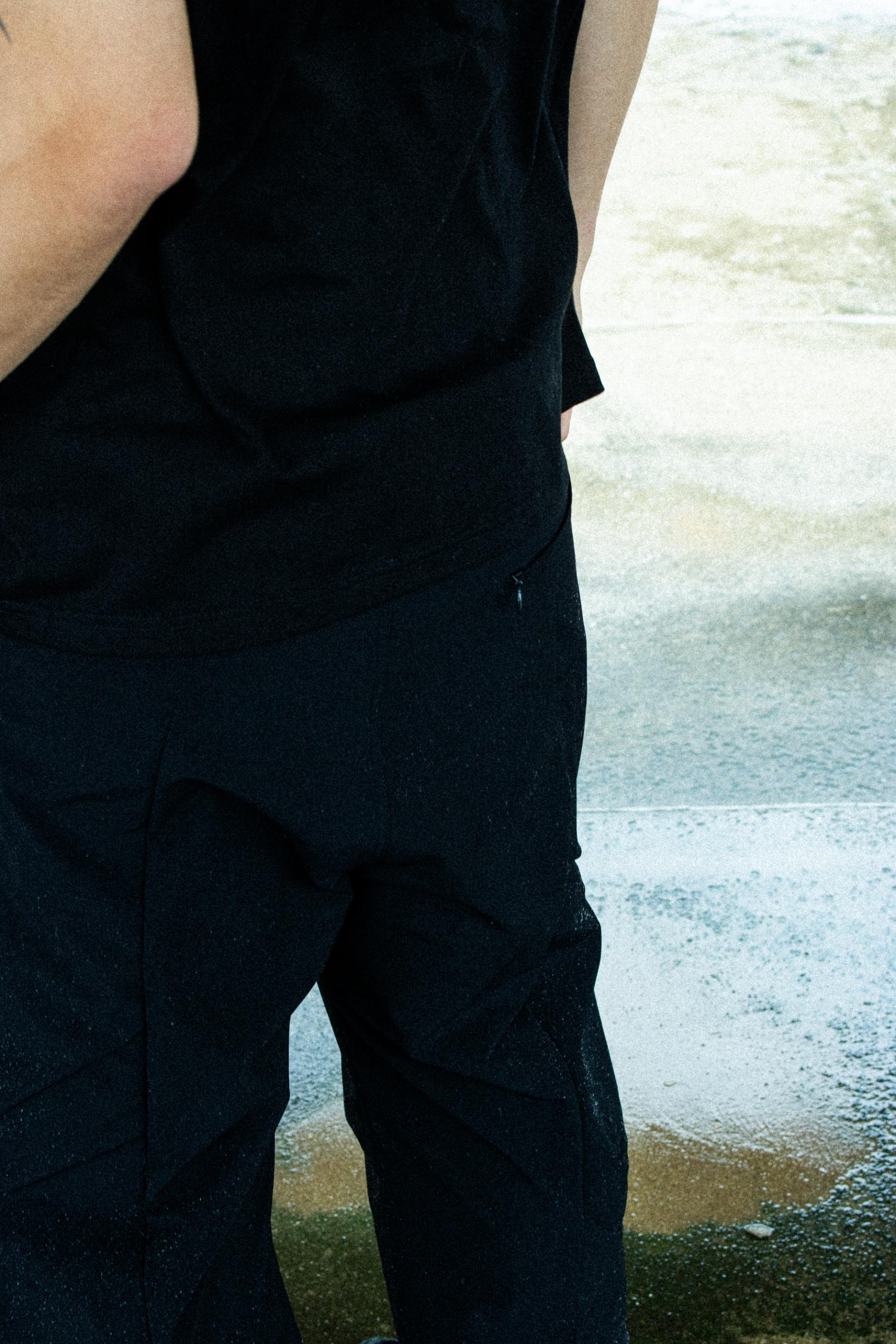 Panel Pod Capri Pants - Black