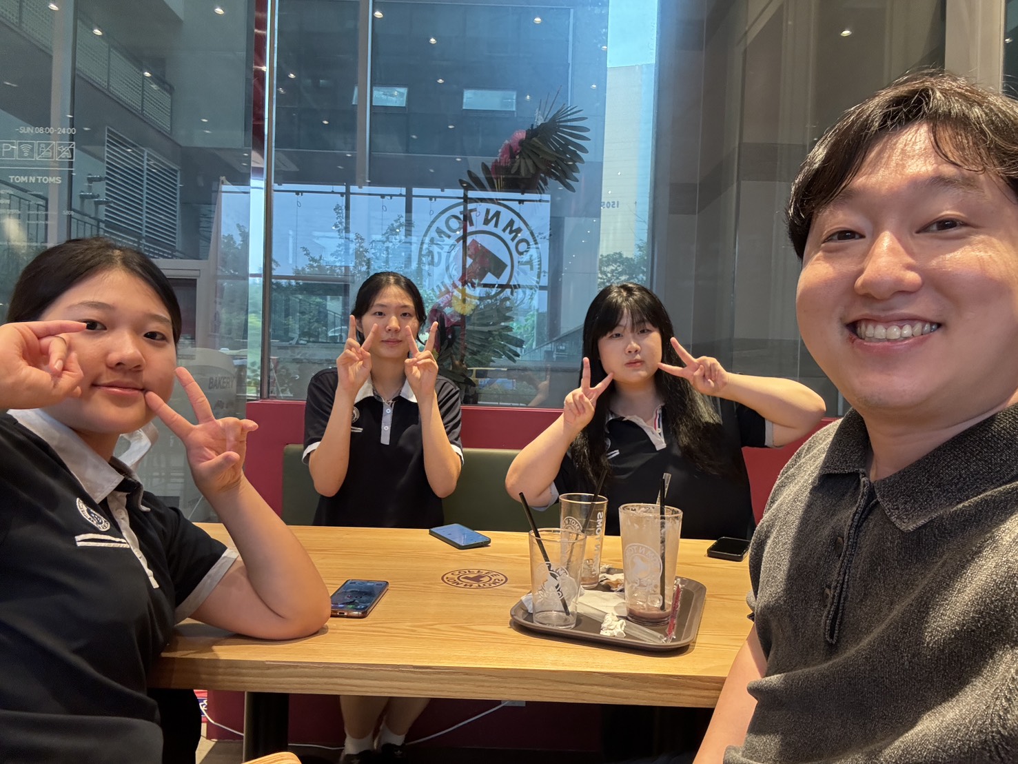 890d511f1f9a4.jpg