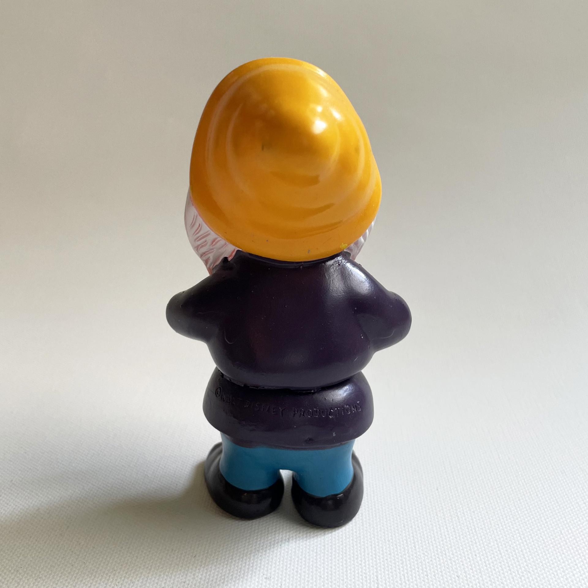 [VINTAGE] DISNEY THE SEVEN DWARFS FIGURES