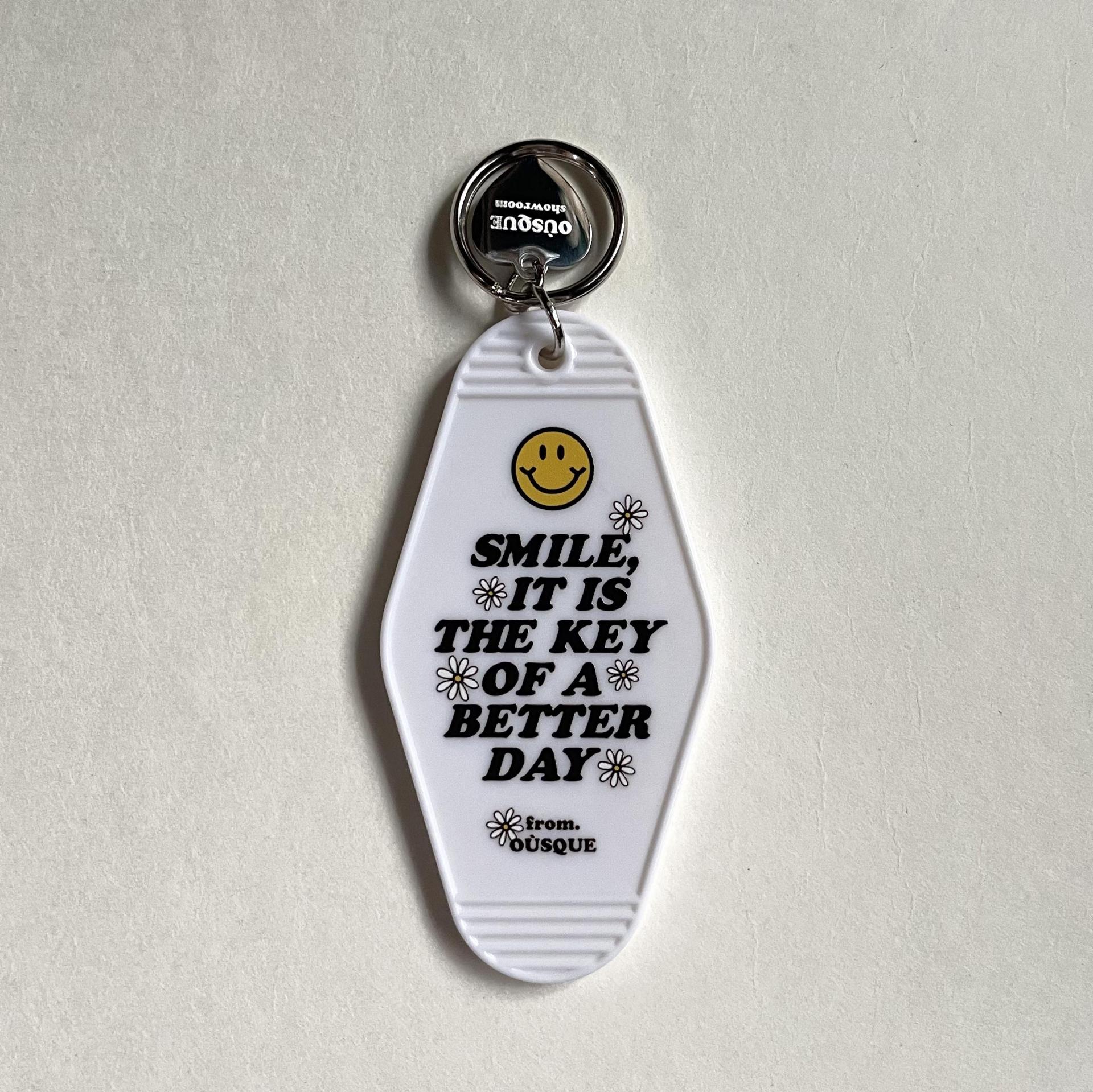 [ONLY OÙSQUE] HOTEL KEY CHAIN SMILE BASIC COLLECTION
