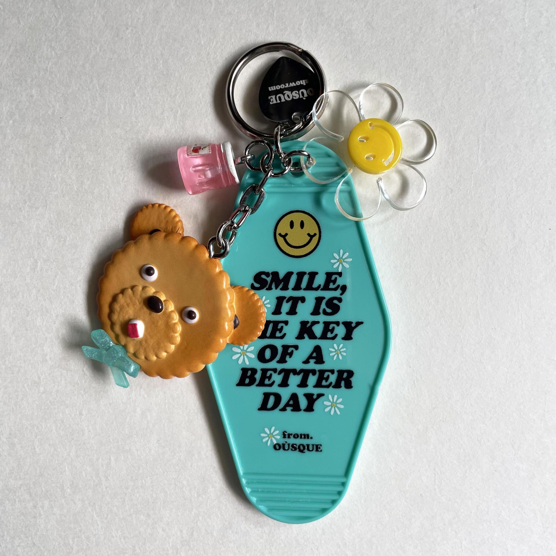 [ONLY OÙSQUE] HOTEL KEY CHAIN SMILE COLLECTION 1
